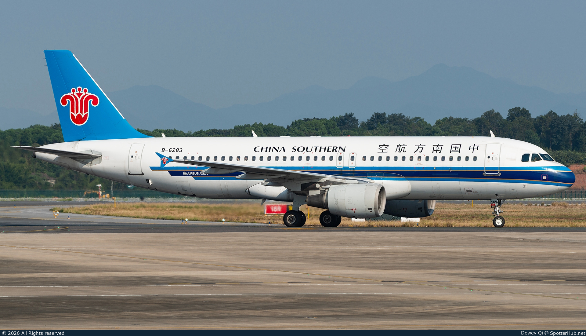 Photo of B-6283 - Airbus A320-214 operated by China Southern Airlines