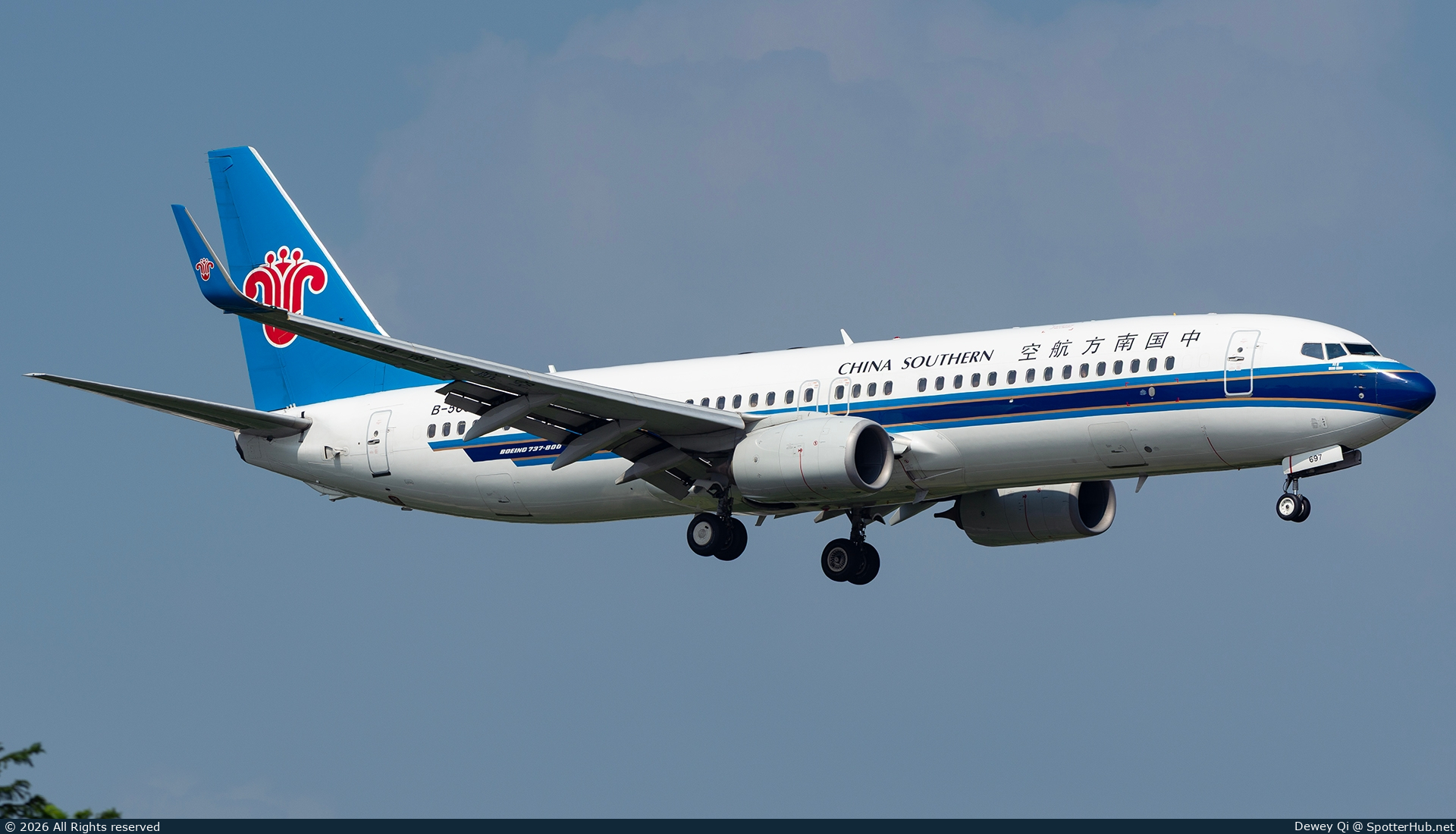 Photo of B-5697 - Boeing 737-81B operated by China Southern Airlines