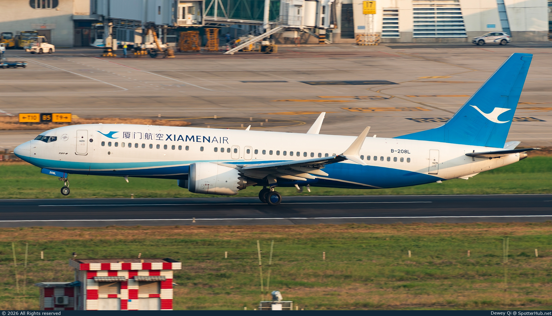 Photo of B-208L - Boeing 737 MAX 8 operated by Xiamen Airlines
