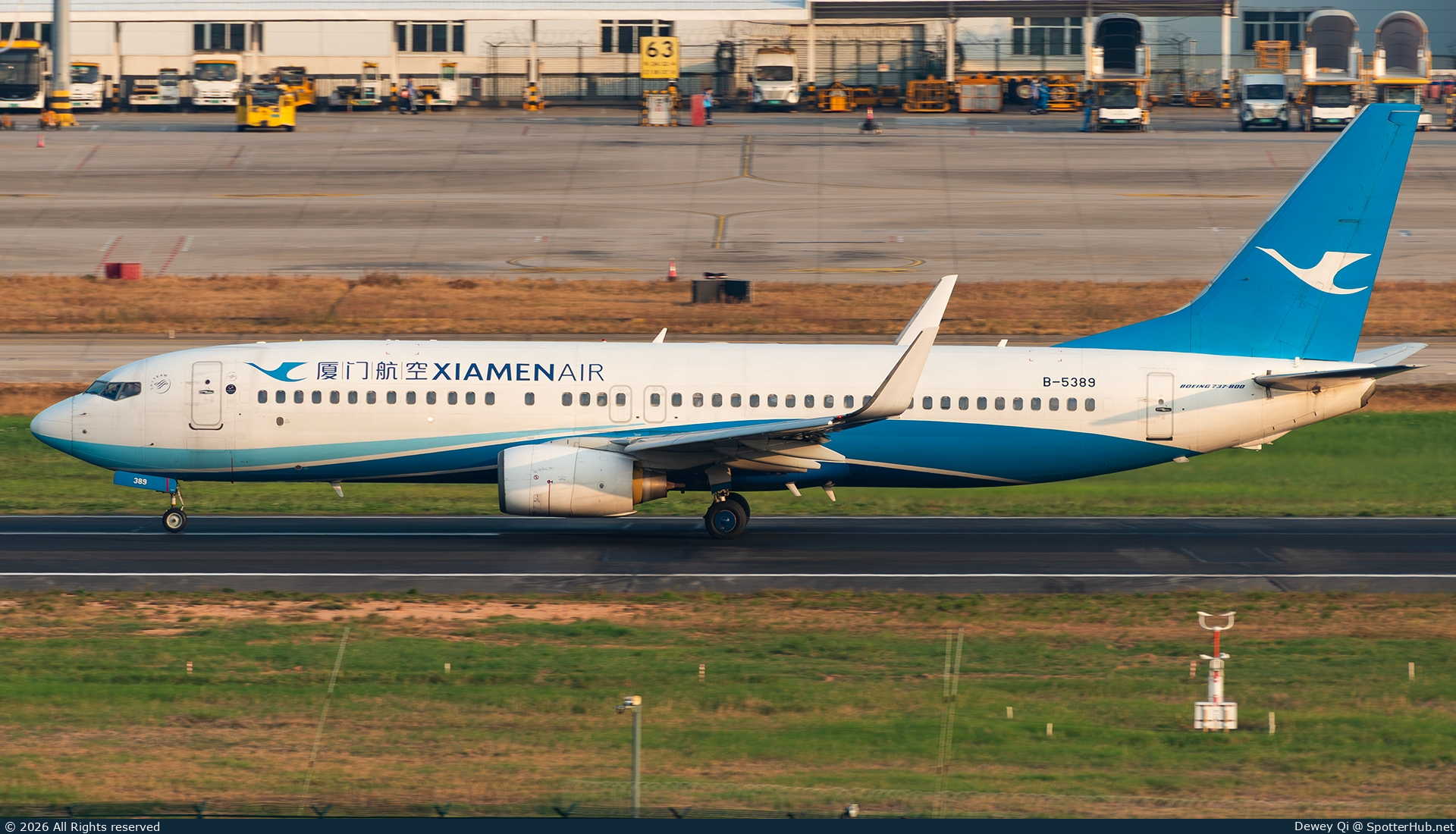 Photo of B-5389 - Boeing 737-86N operated by Xiamen Airlines