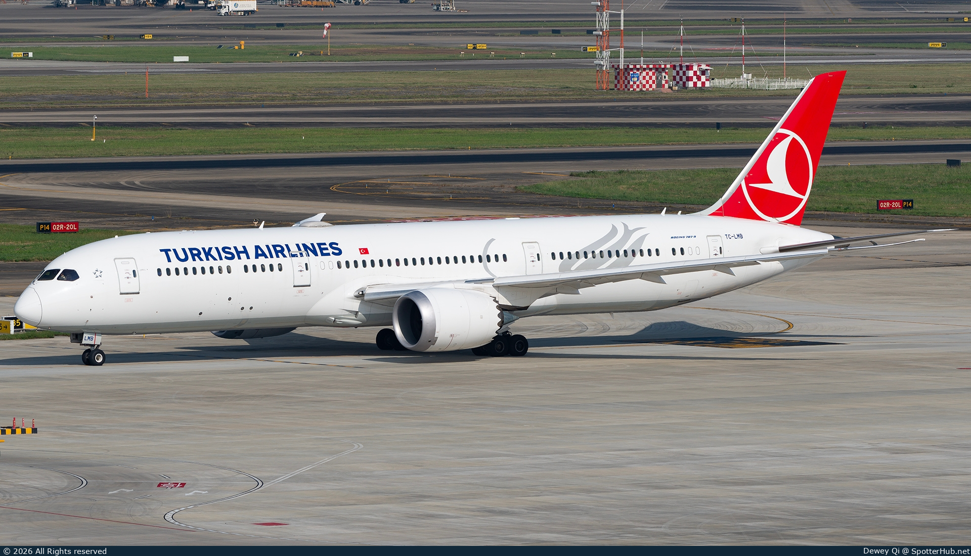Photo of TC-LMB - Boeing 787-9 Dreamliner operated by Turkish Airlines