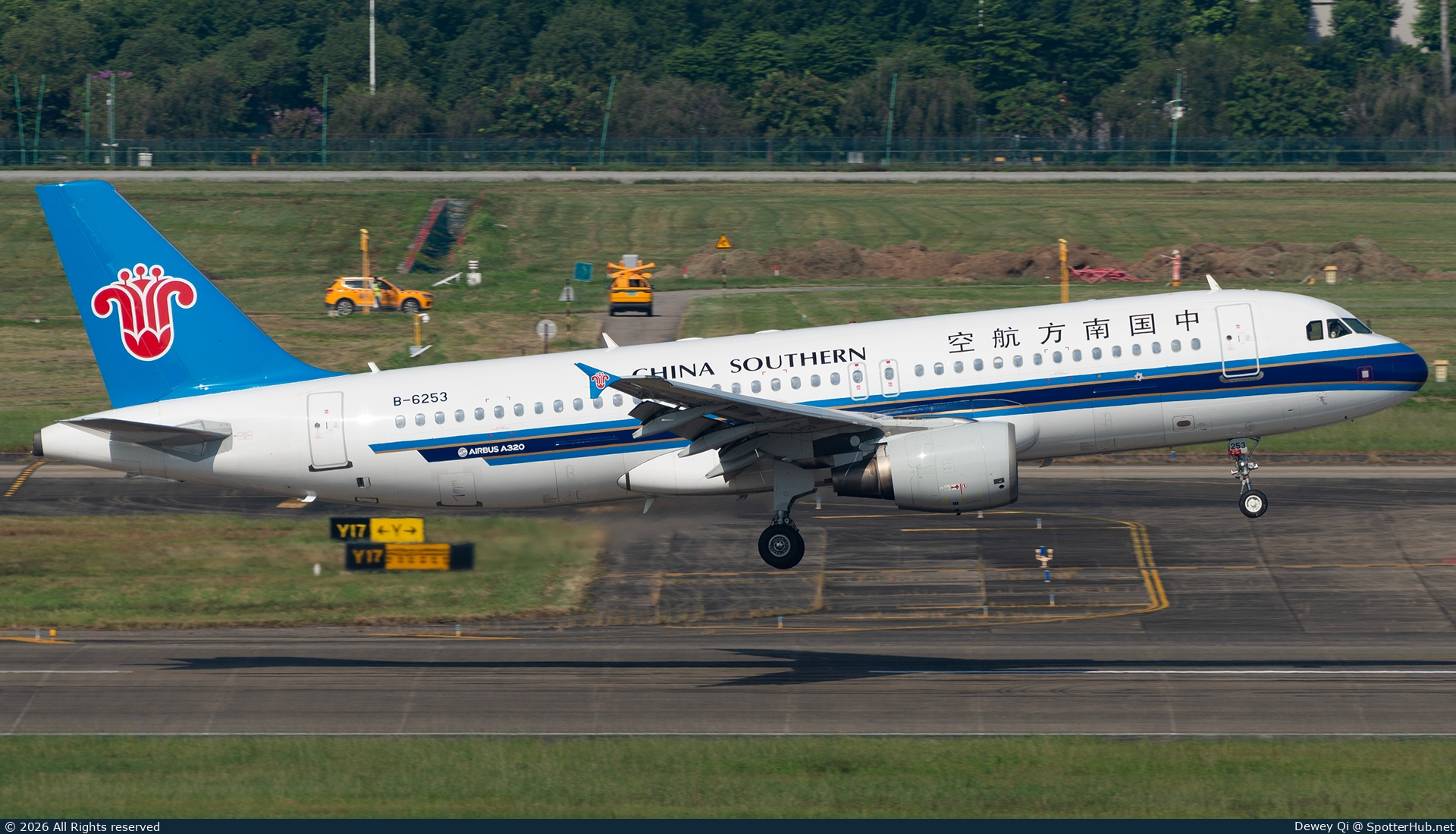 Photo of B-6253 - Airbus A320-214 operated by China Southern Airlines