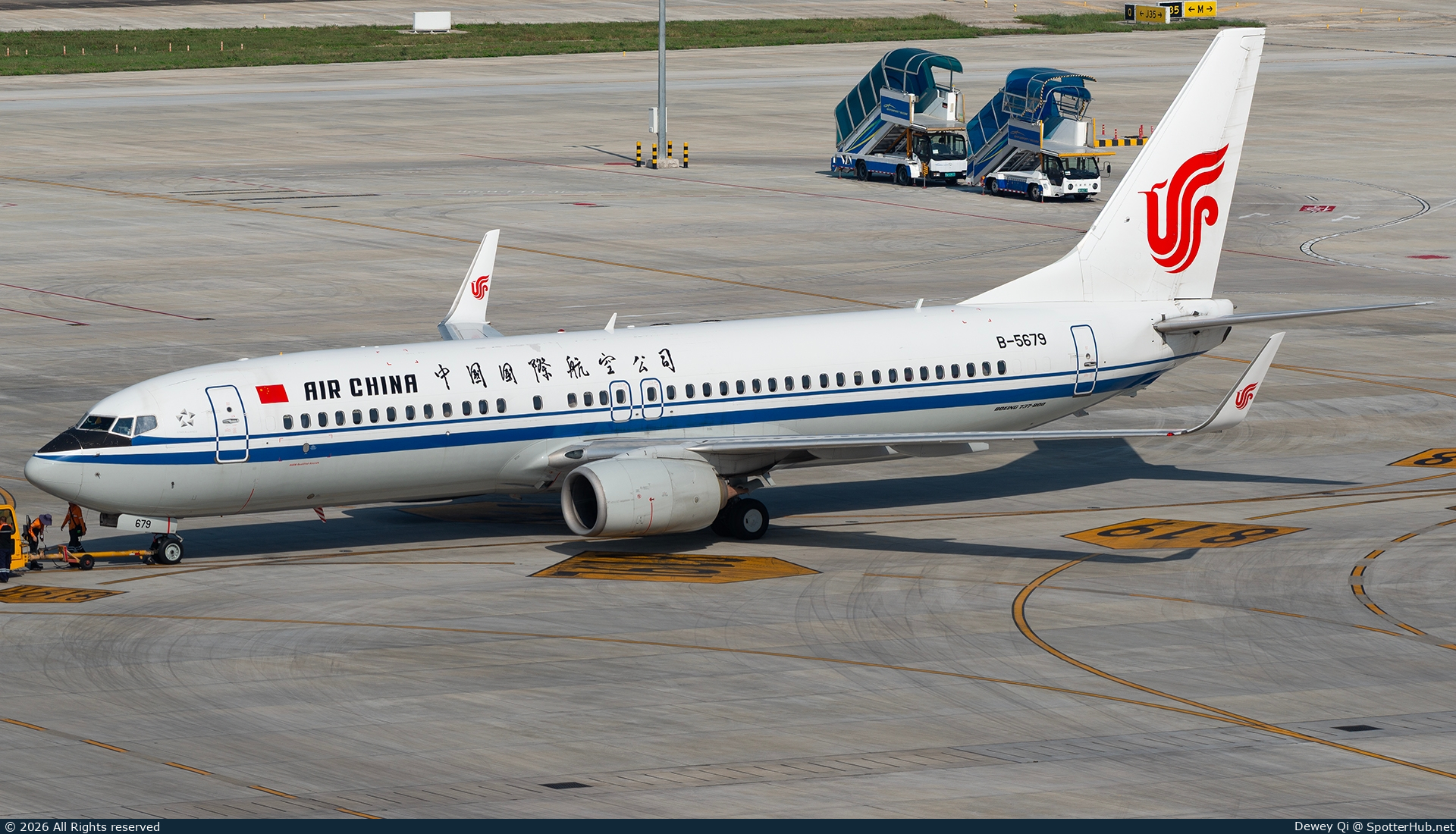 Photo of B-5679 - Boeing 737-89L operated by Air China