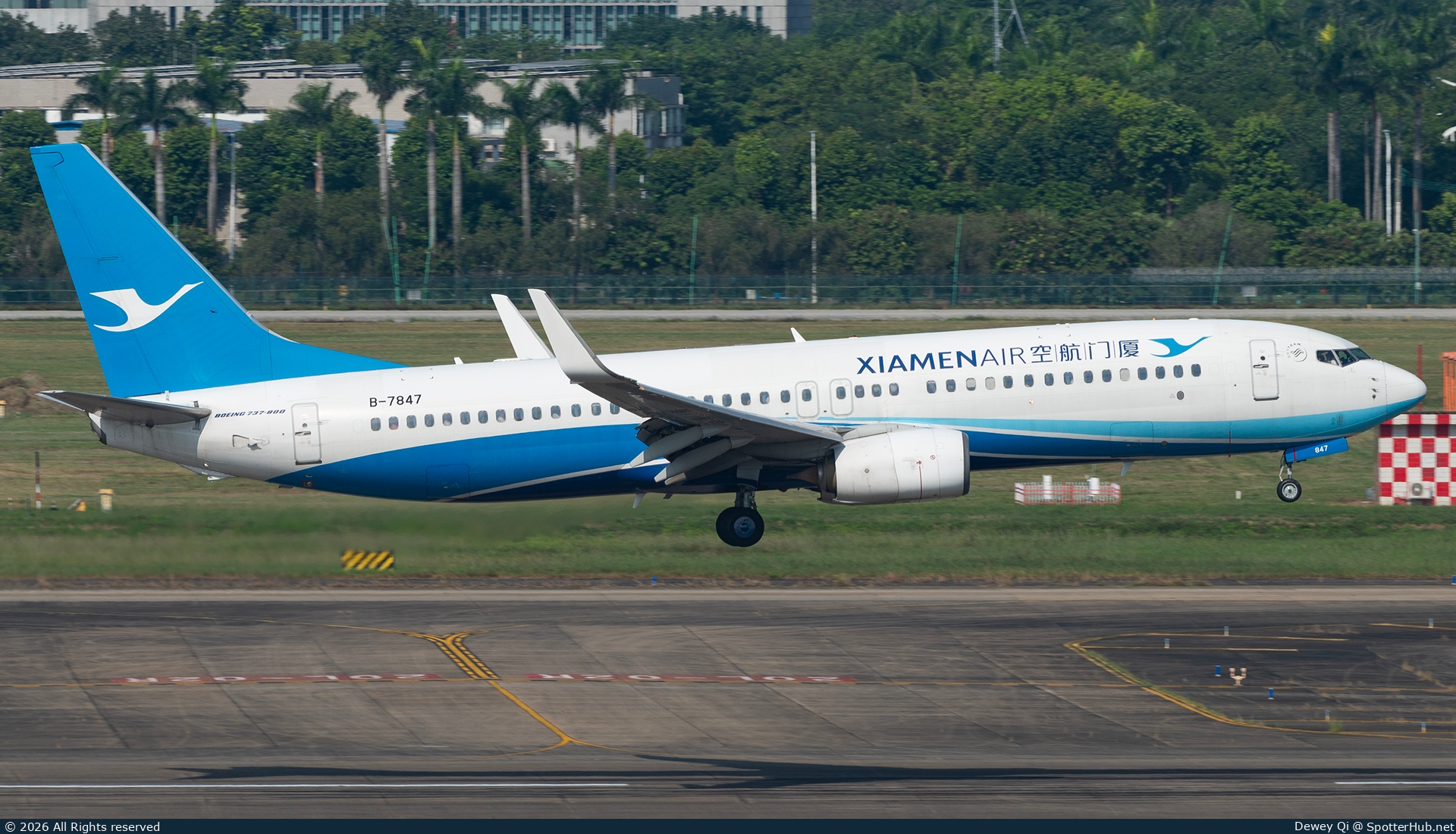 Photo of B-7847 - Boeing 737-85C operated by Xiamen Airlines