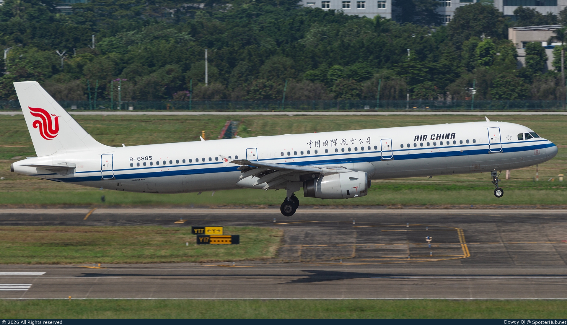 Photo of B-6885 - Airbus A321-232 operated by Air China