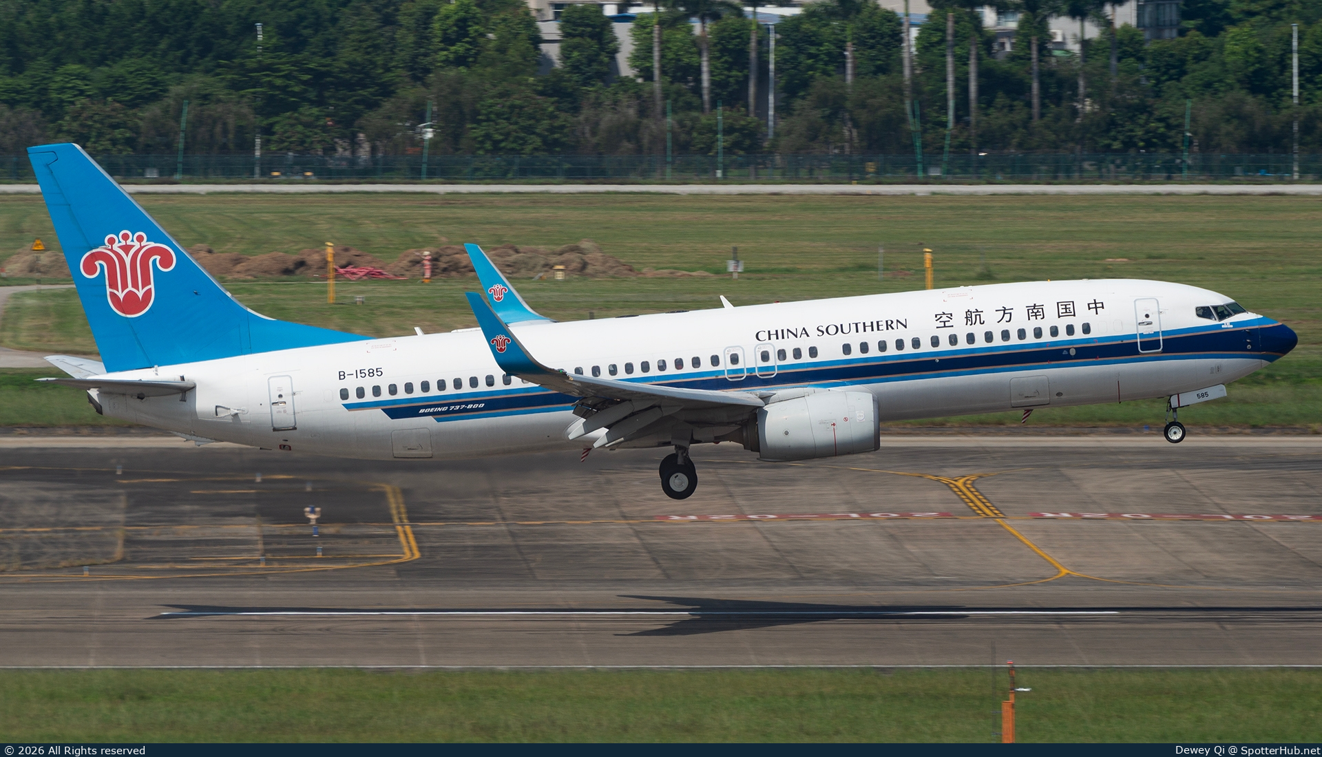 Photo of B-1585 - Boeing 737-81B operated by China Southern Airlines