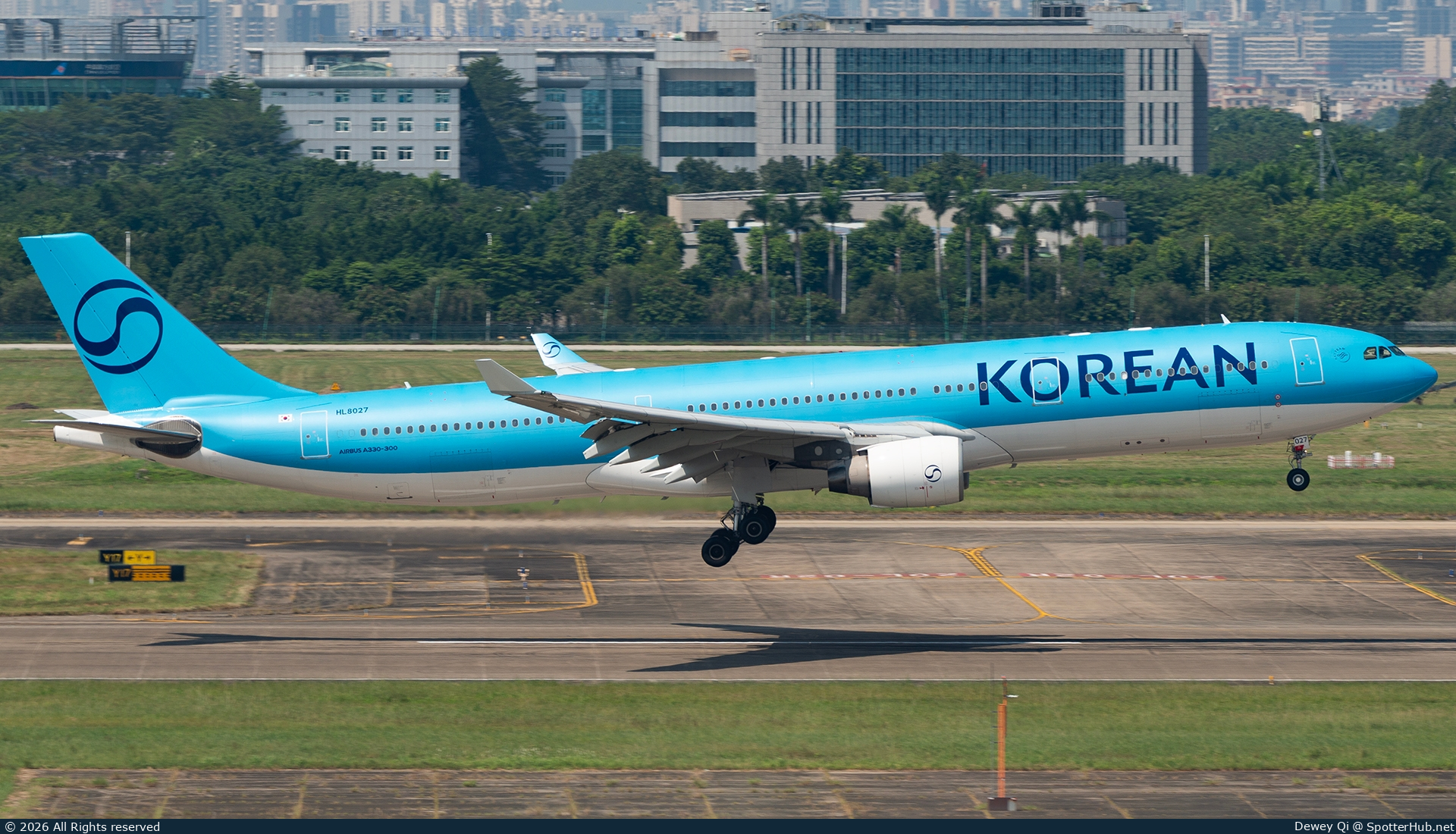 Photo of HL8027 - Airbus A330-323 operated by Korean Air