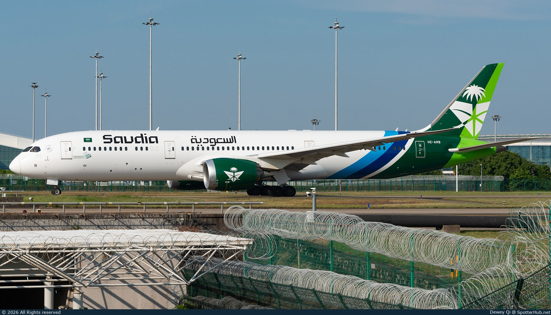 Photo of HZ-ARB - Boeing 787-9 Dreamliner operated by Saudia