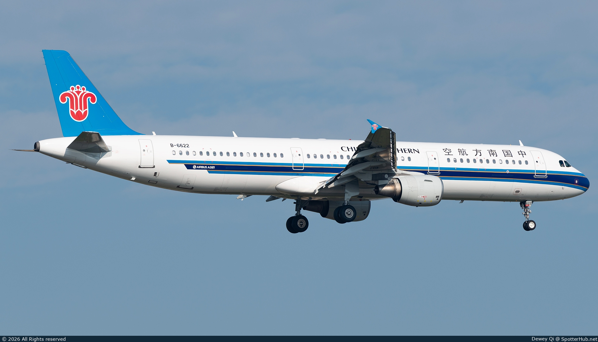 Photo of B-6622 - Airbus A321-211 operated by China Southern Airlines