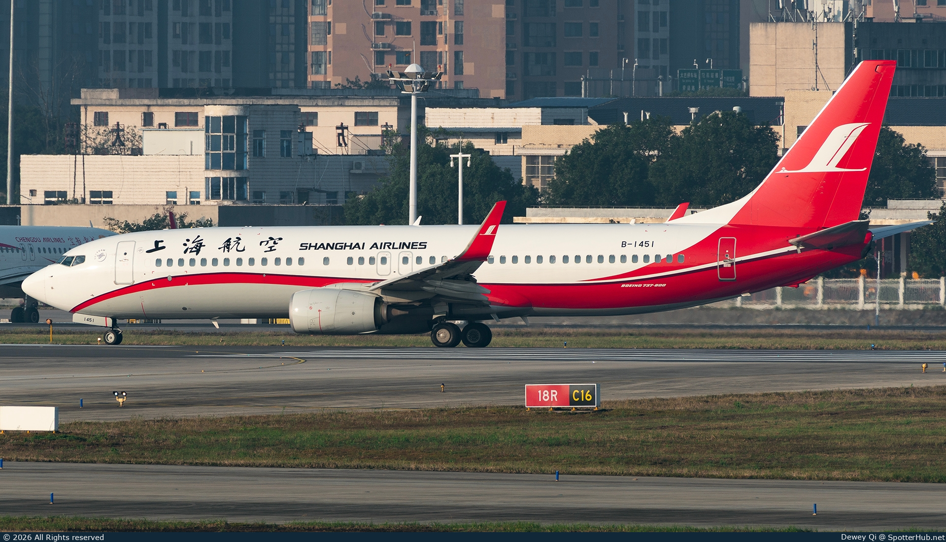 Photo of B-1451 - Boeing 737-89P operated by Shanghai Airlines