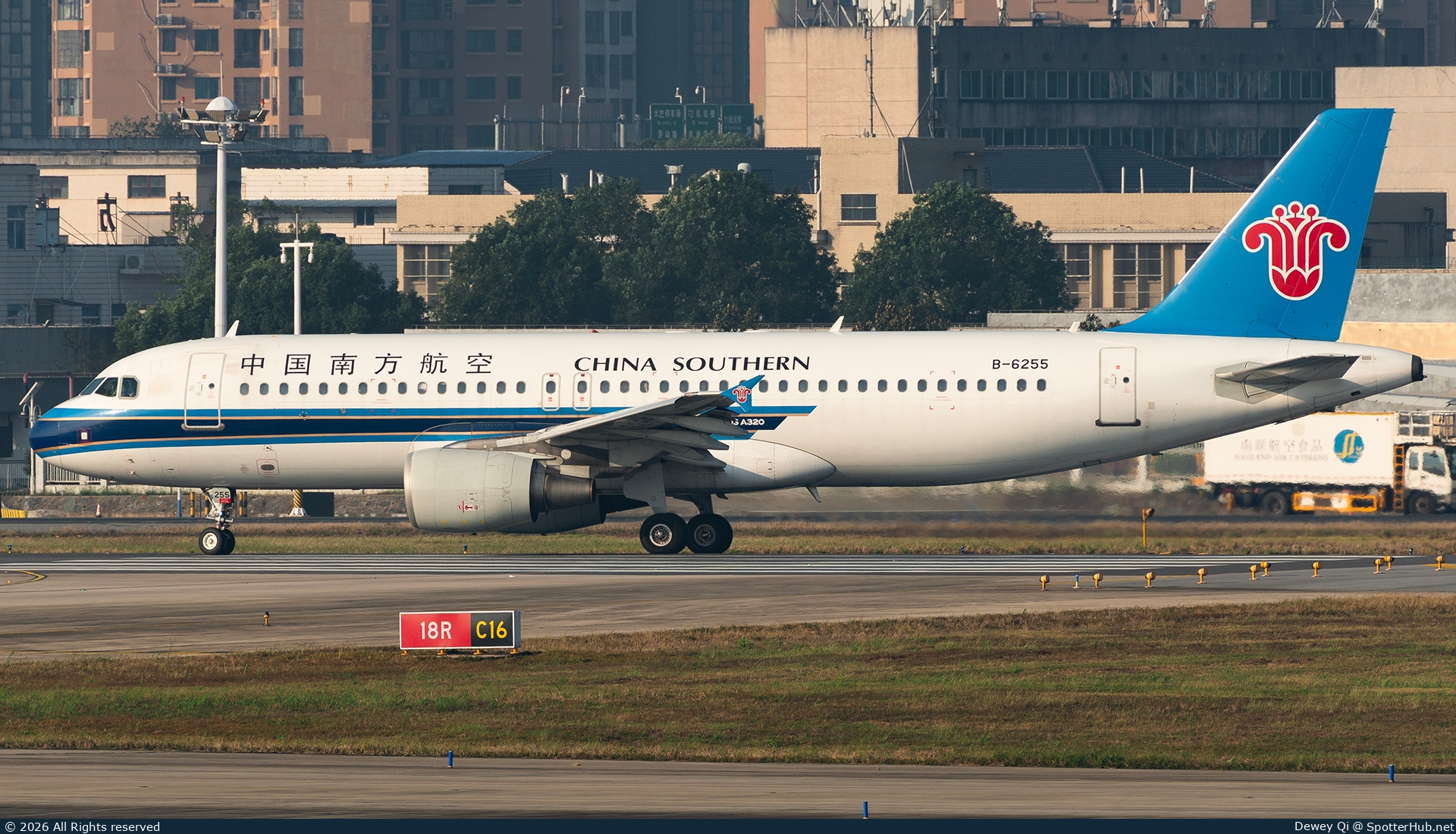 Photo of B-6255 - Airbus A320-214 operated by China Southern Airlines