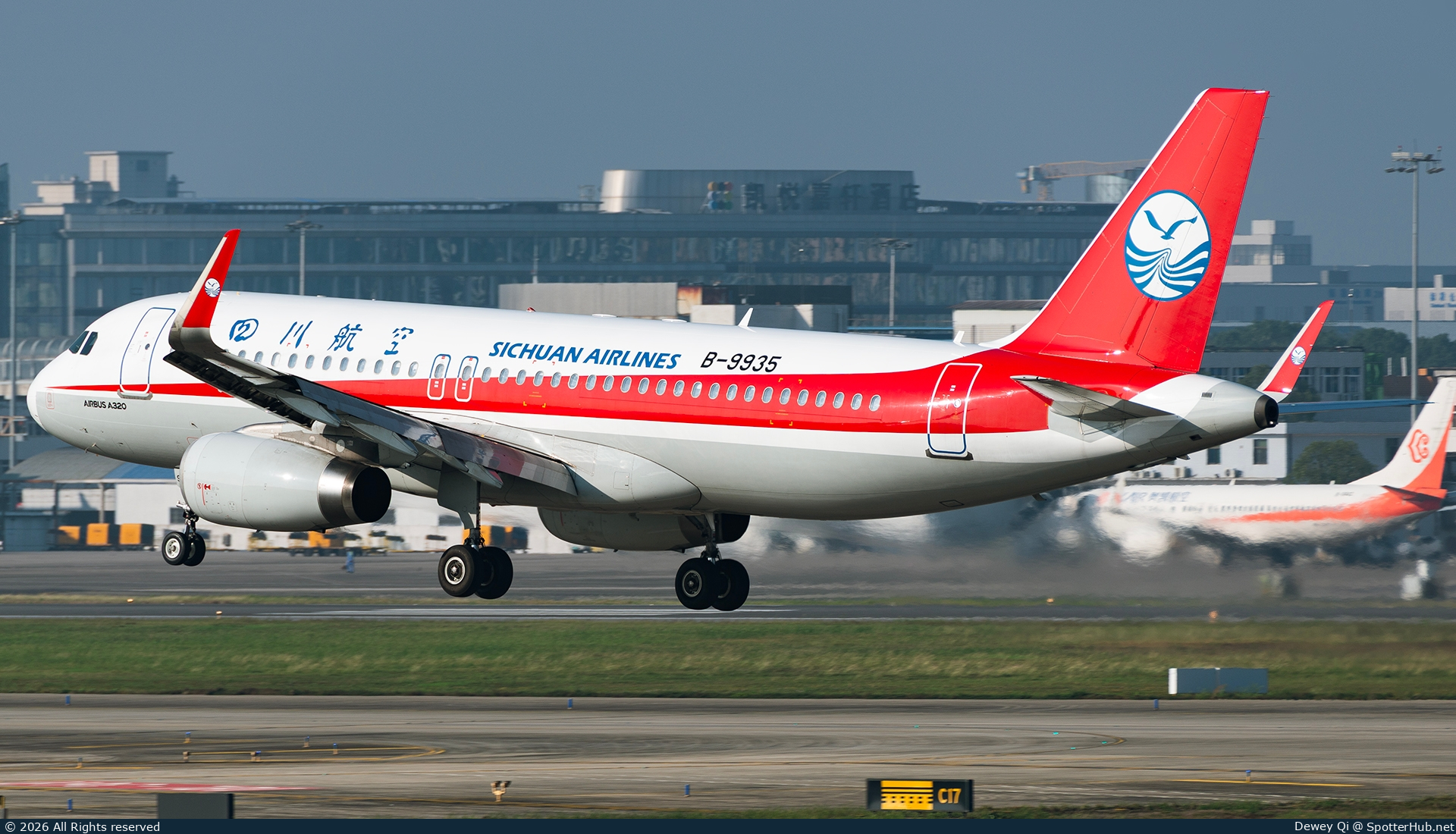 Photo of B-9935 - Airbus A320-232 operated by Sichuan Airlines