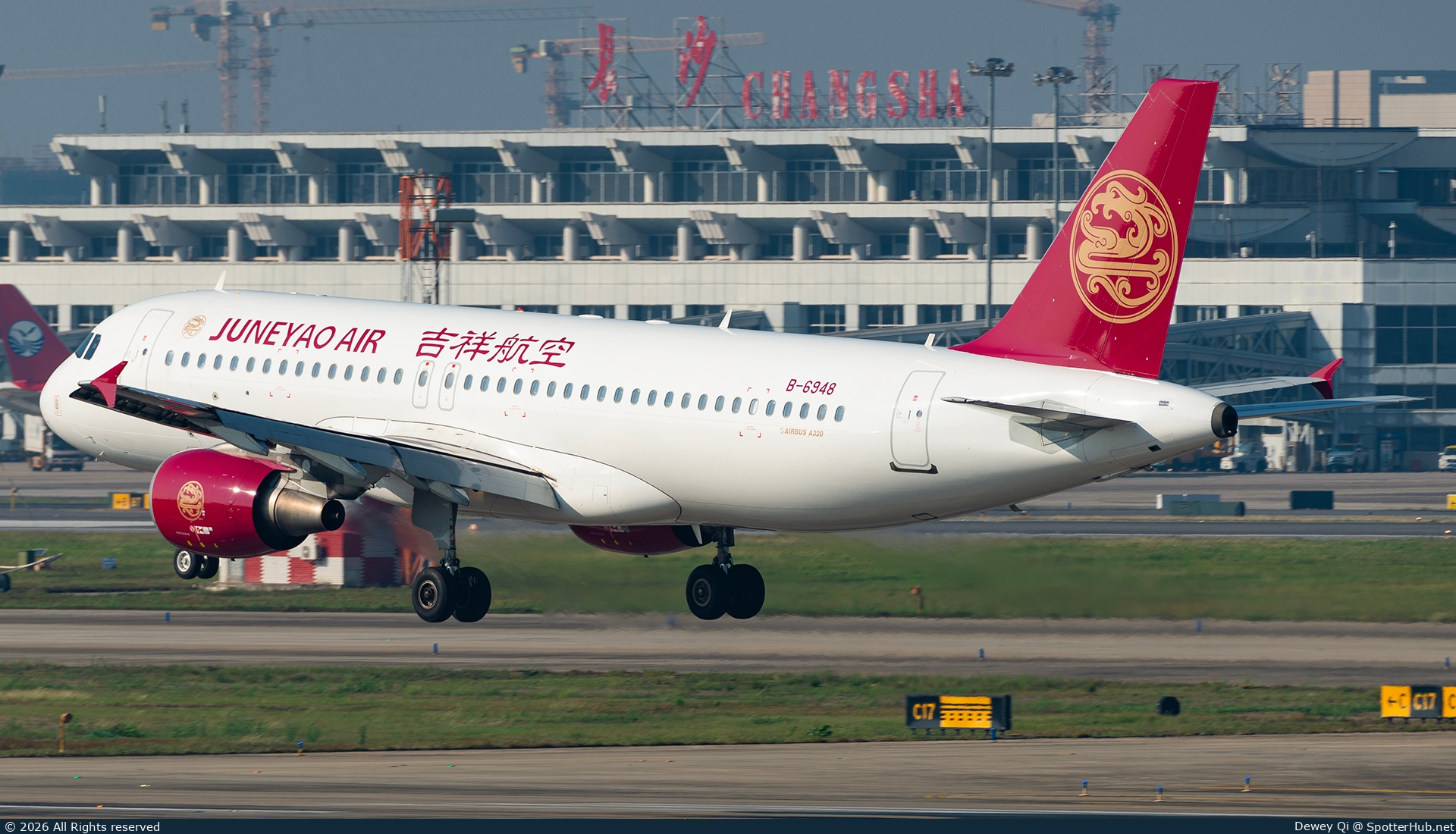 Photo of B-6948 - Airbus A320-214 operated by Juneyao Air