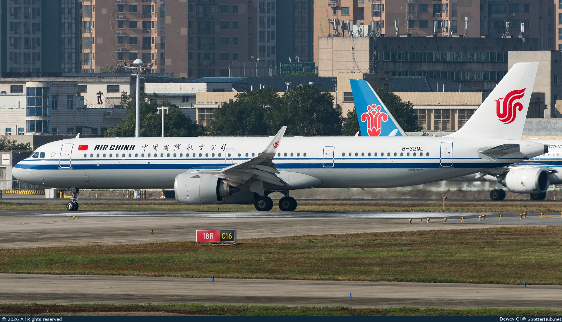 Photo of B-32QL - Airbus A321-252NX operated by Air China