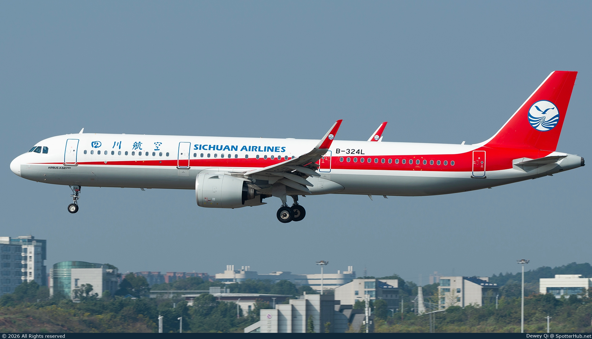 Photo of B-324L - Airbus A321-271N operated by Sichuan Airlines