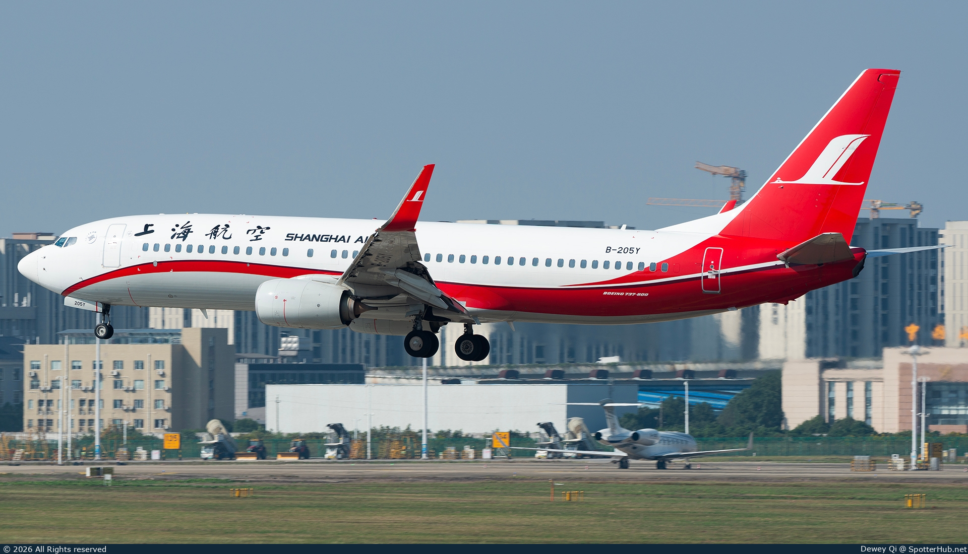 Photo of B-205Y - Boeing 737-89P operated by China Eastern Airlines