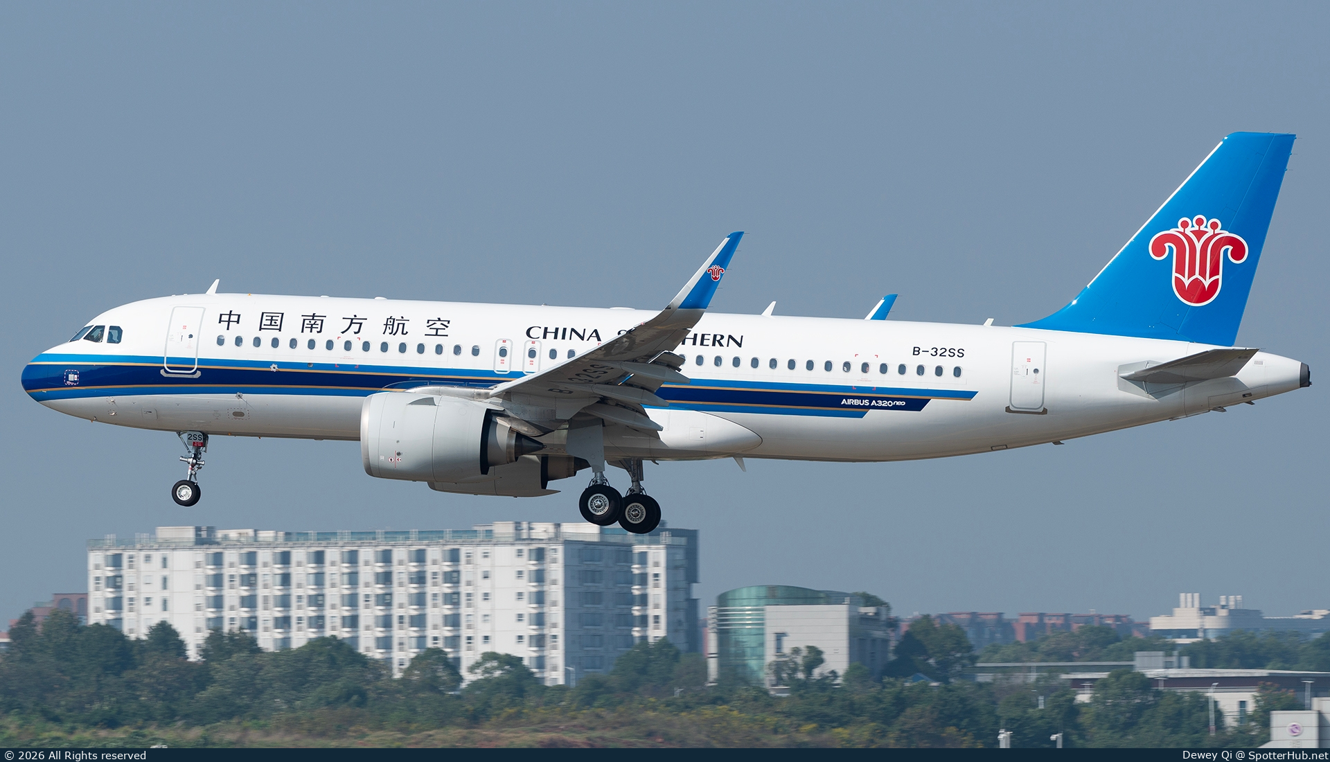 Photo of B-32SS - Airbus A320-251N operated by China Southern Airlines