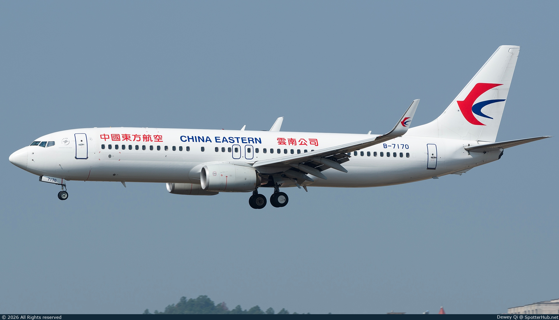 Photo of B-7170 - Boeing 737-89P operated by China Eastern Airlines