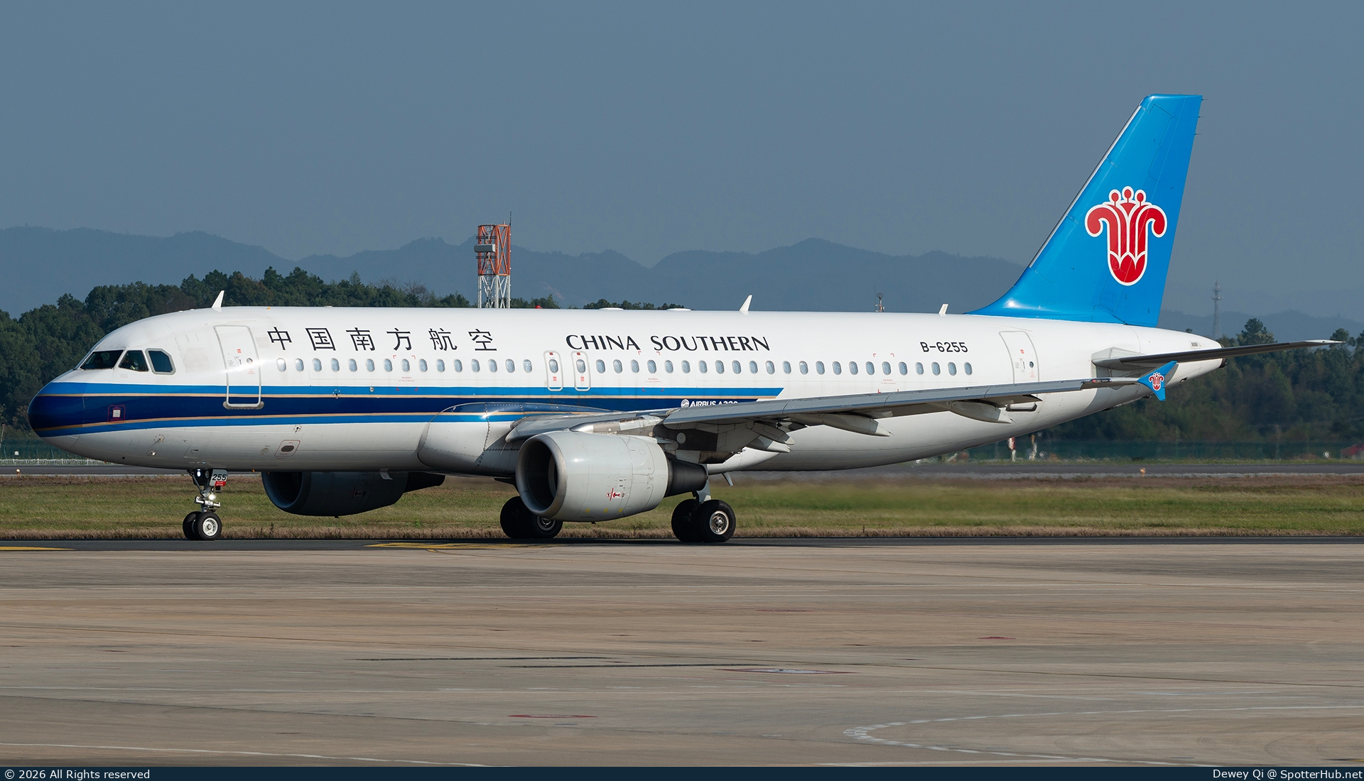 Photo of B-6255 - Airbus A320-214 operated by China Southern Airlines