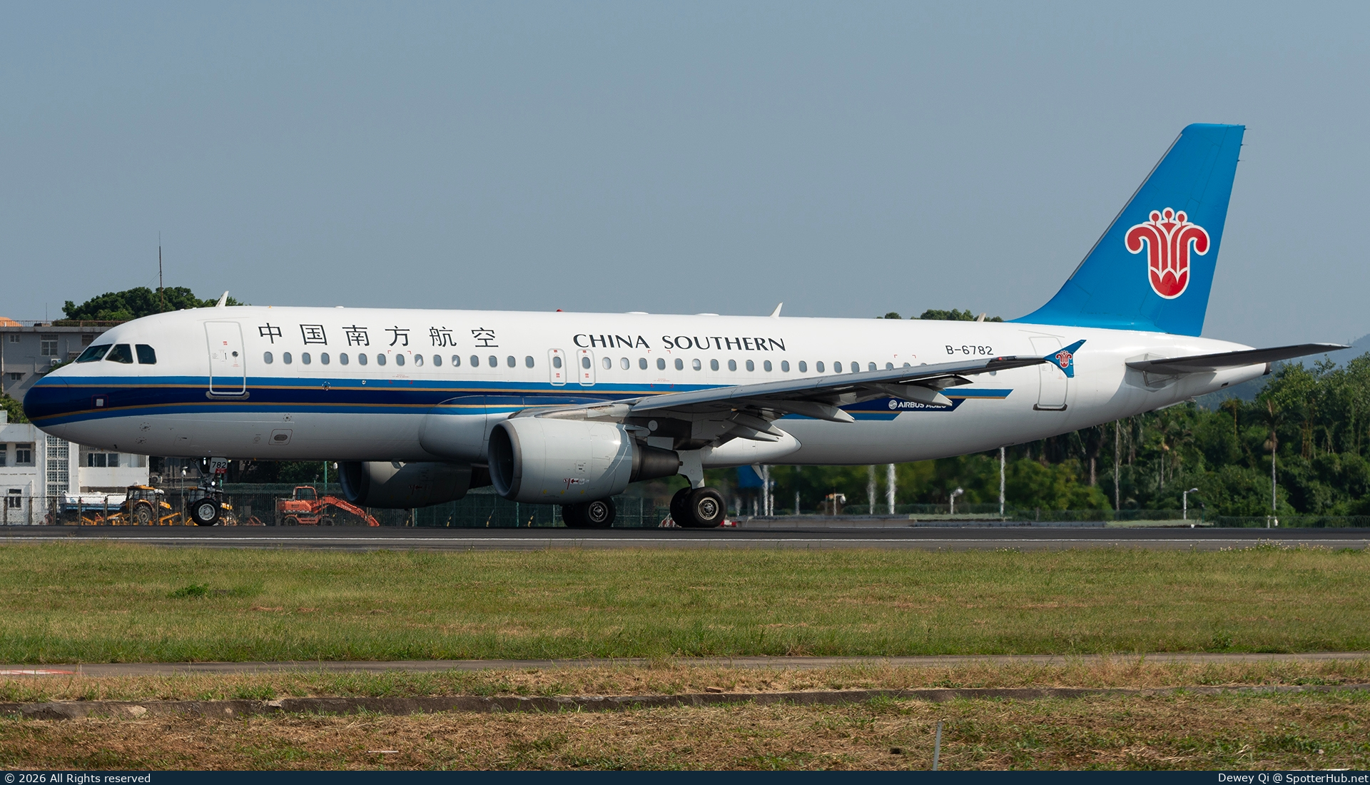 Photo of B-6782 - Airbus A320-214 operated by China Southern Airlines