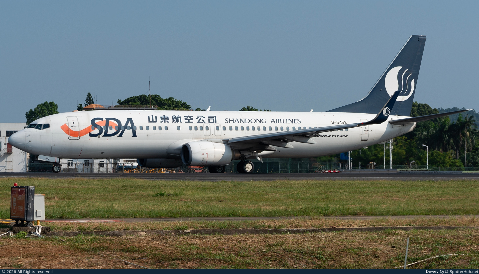 Photo of B-5452 - Boeing 737-85N operated by Shandong Airlines