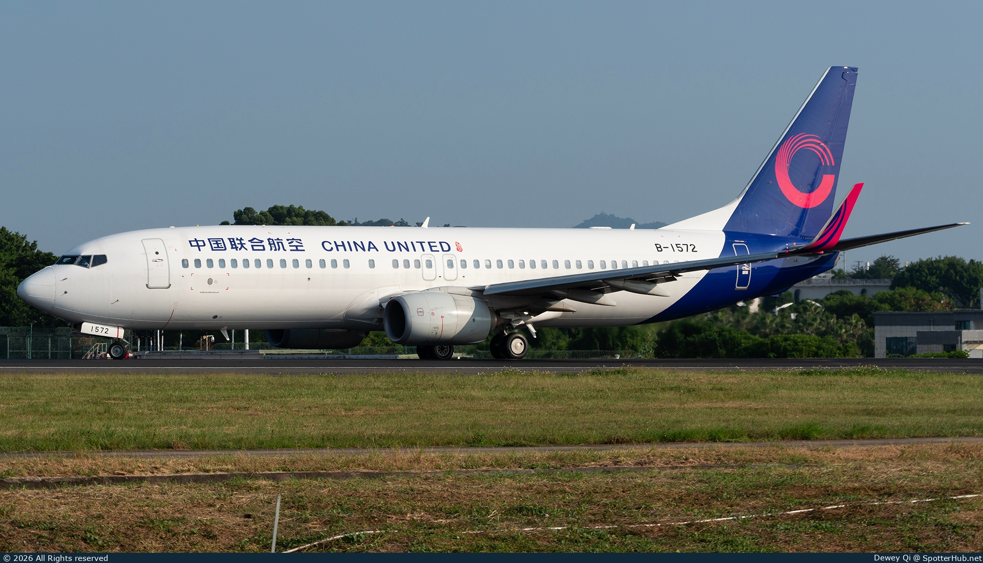 Photo of B-1572 - Boeing 737-89P operated by China United Airlines