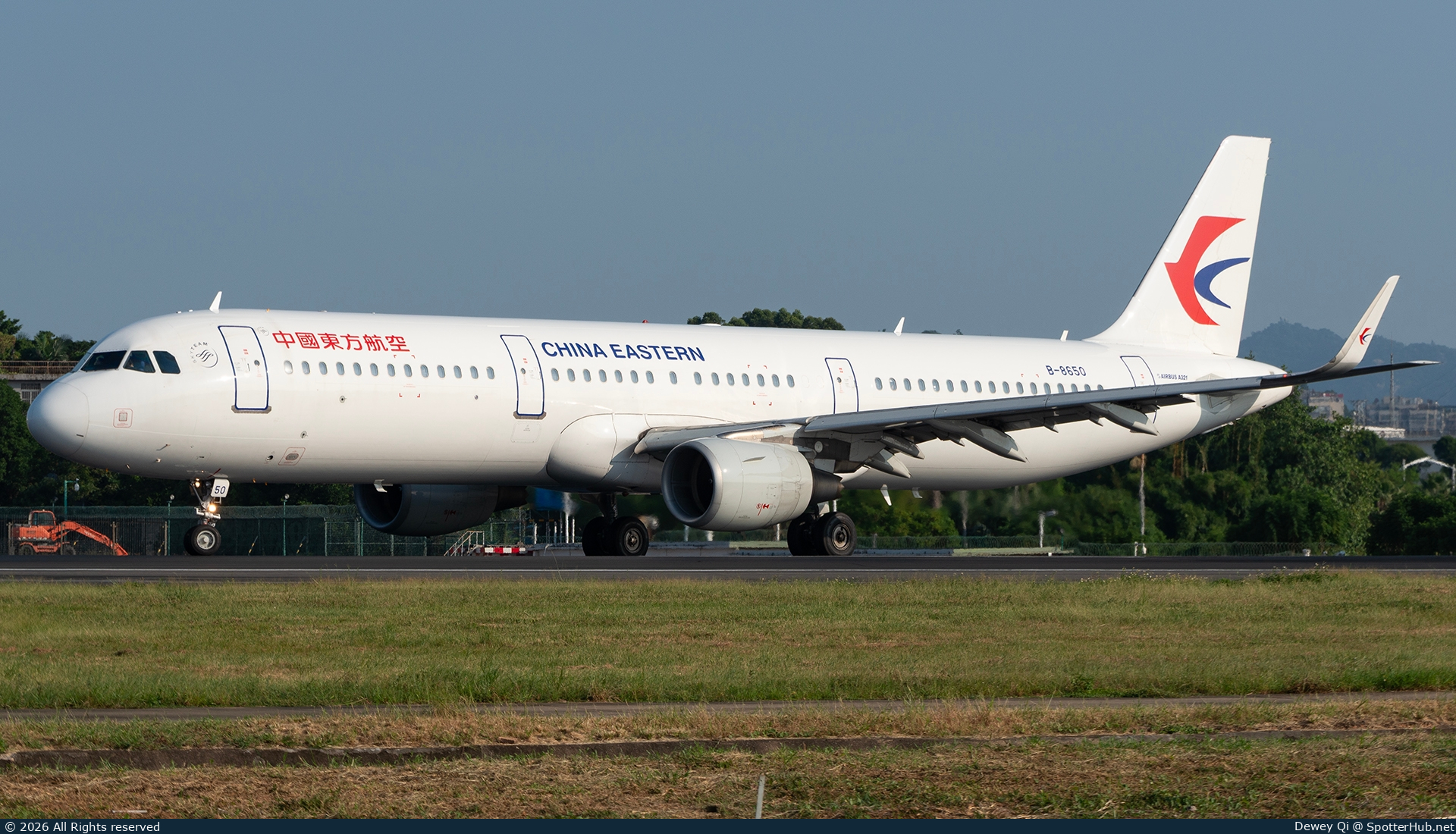 Photo of B-8650 - Airbus A321-211 operated by China Eastern Airlines
