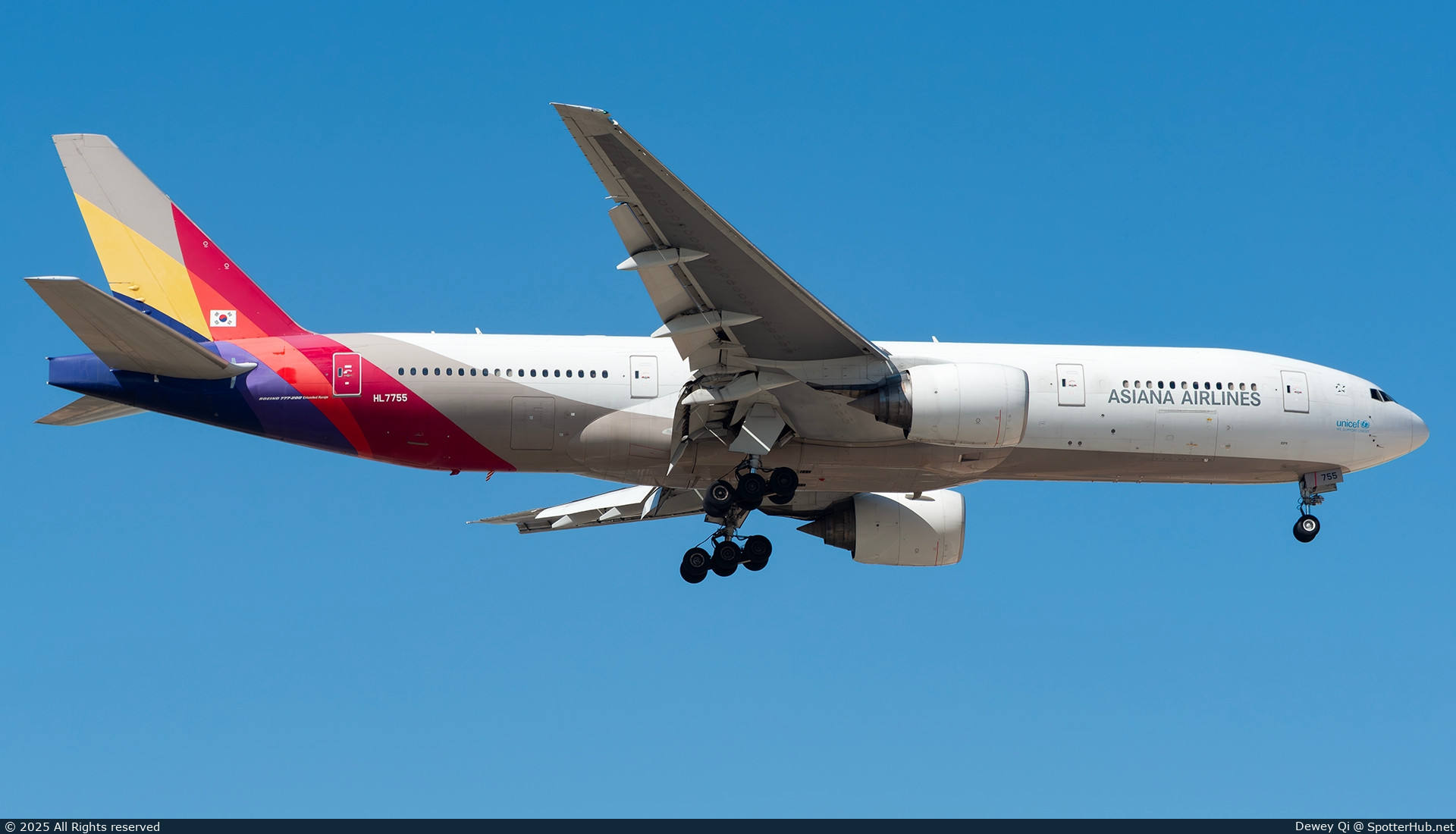 Photo of HL7755 - Boeing 777-28E(ER) operated by Asiana Airlines
