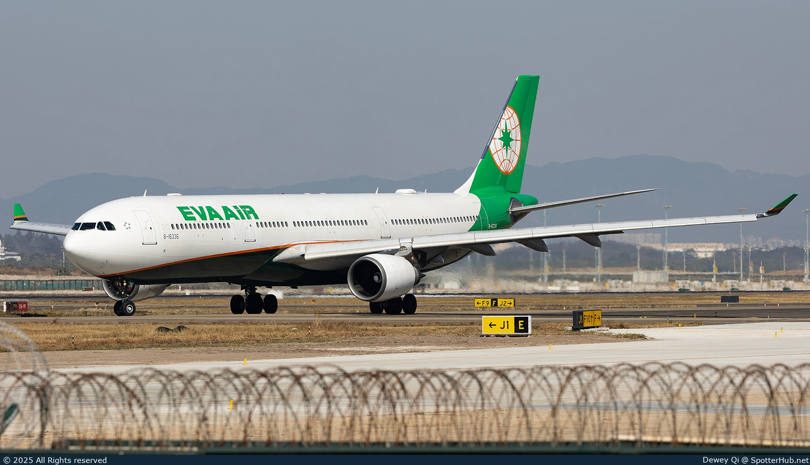 Photo of B-16336 - Airbus A330-302 operated by EVA Air