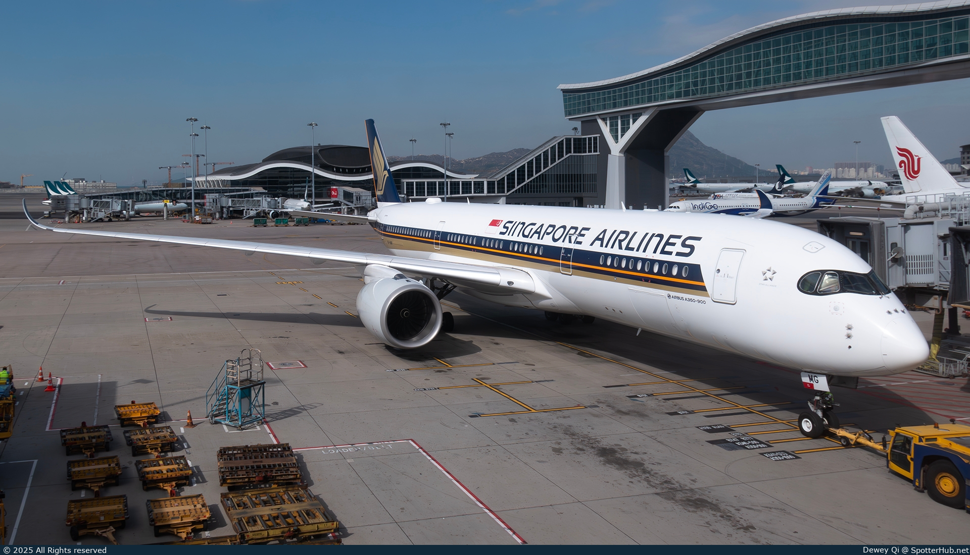 Photo of 9V-SMG - Airbus A350-941 operated by Singapore Airlines