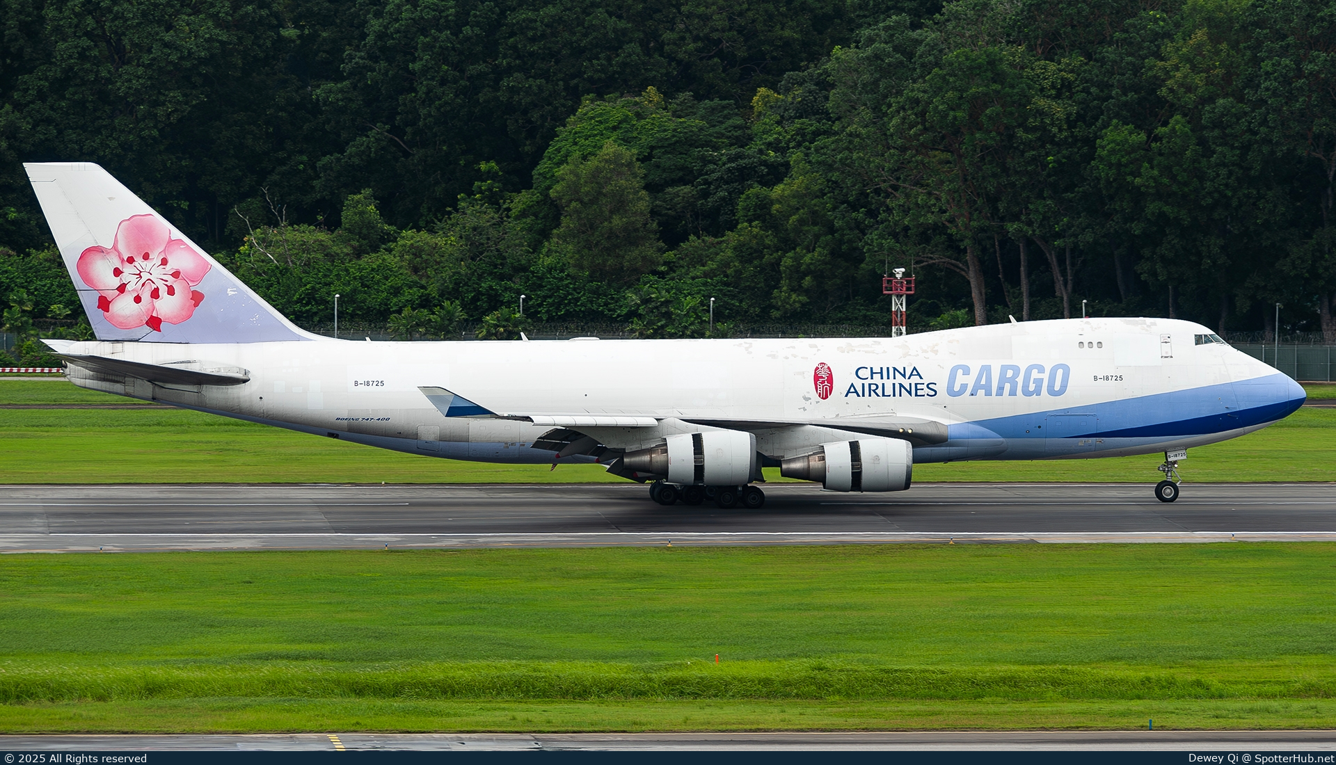 Photo of B-18725 - Boeing 747-409F operated by China Airlines Cargo