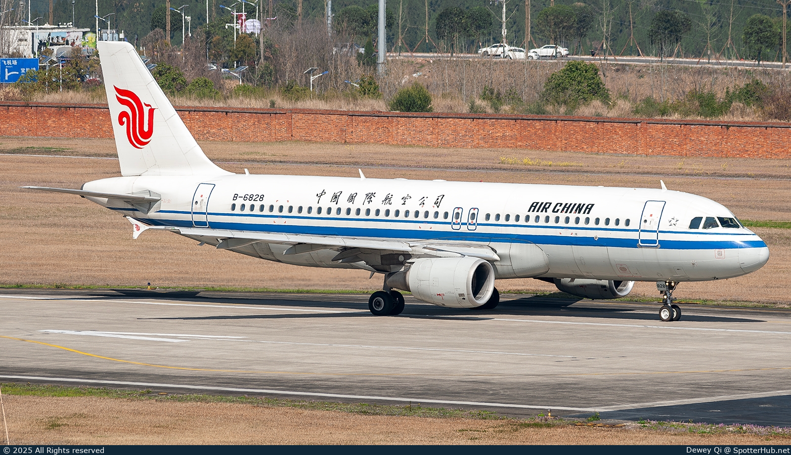 Photo of B-6828 - Airbus A320-214 operated by Air China