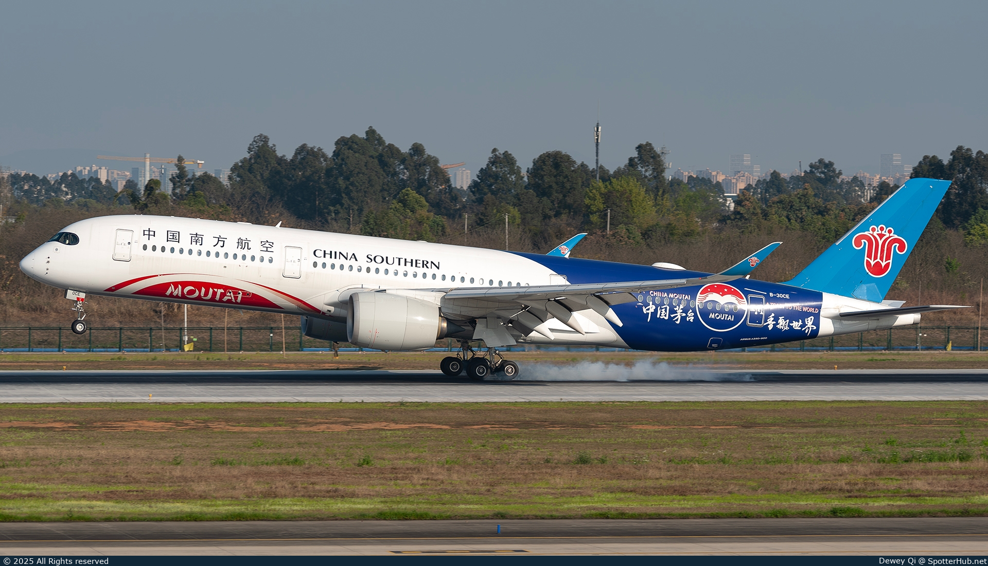 Photo of B-30CE - Airbus A350-941 operated by China Southern Airlines
