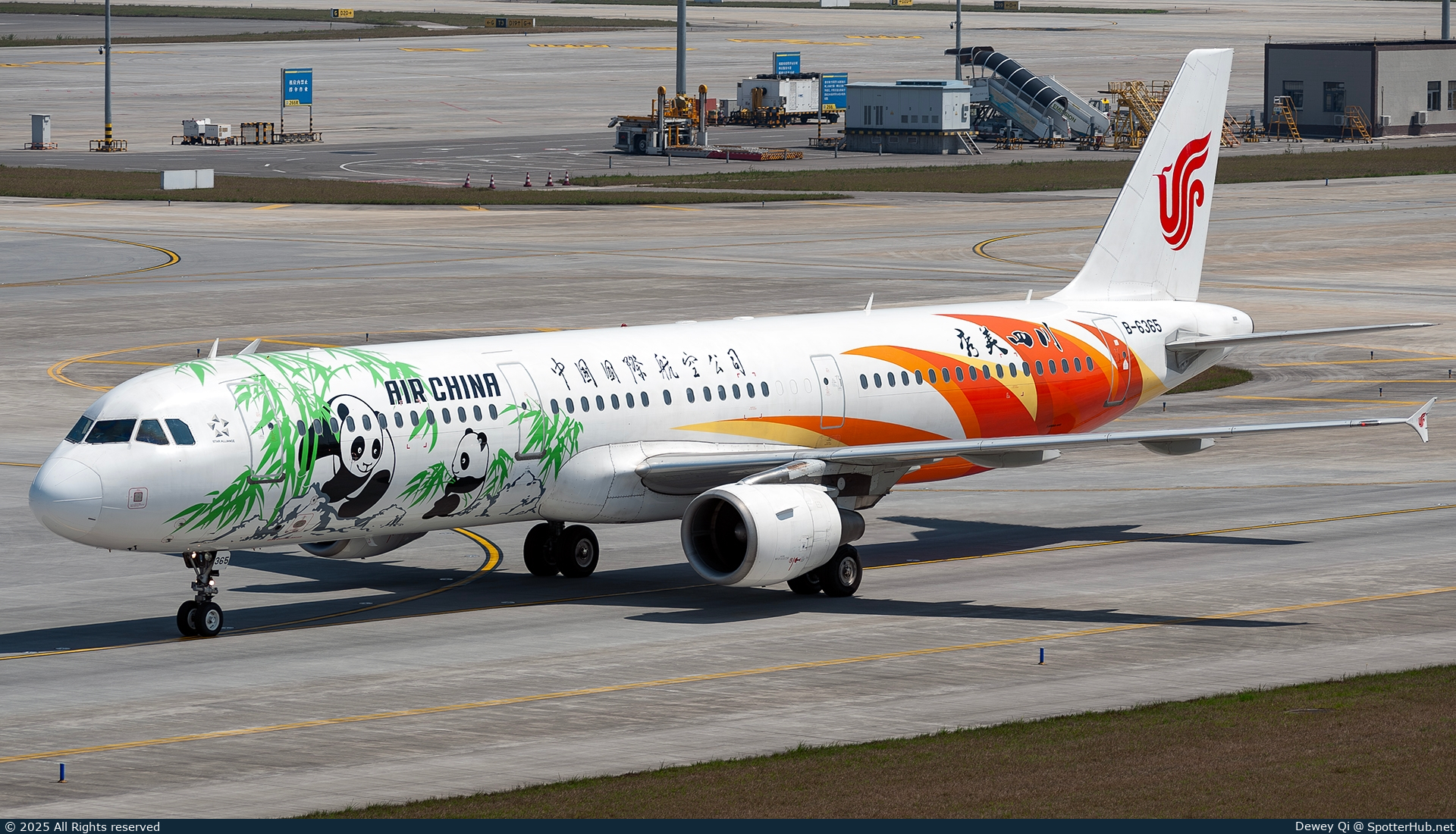 Photo of B-6365 - Airbus A321-213 operated by Air China