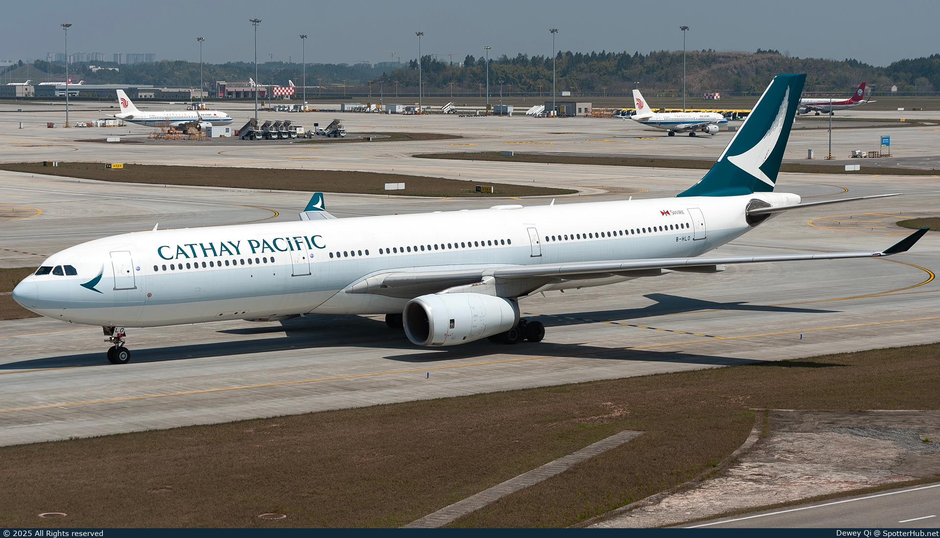 Photo of B-HLO - Airbus A330-343 operated by Cathay Pacific Airways