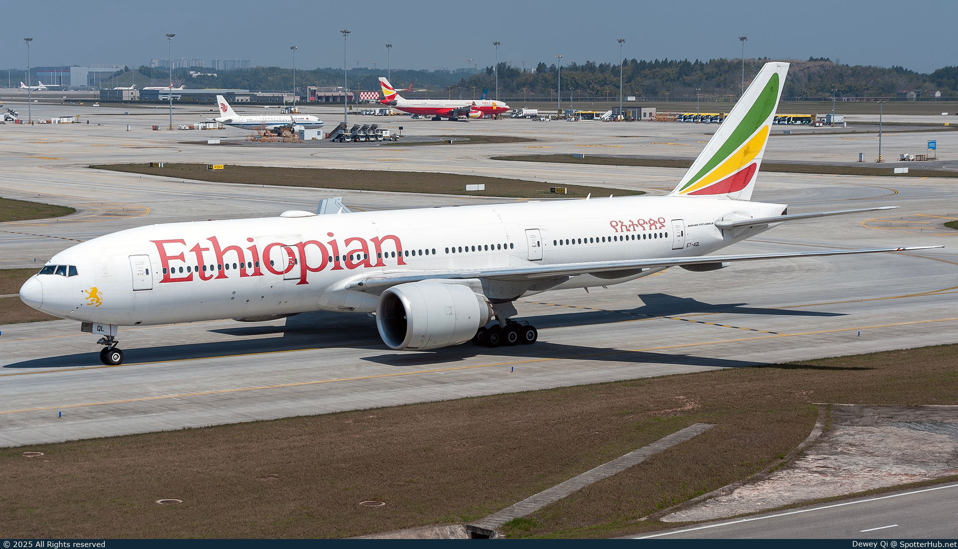 Photo of ET-AQL - Boeing 777-260(LR) operated by Ethiopian Airlines