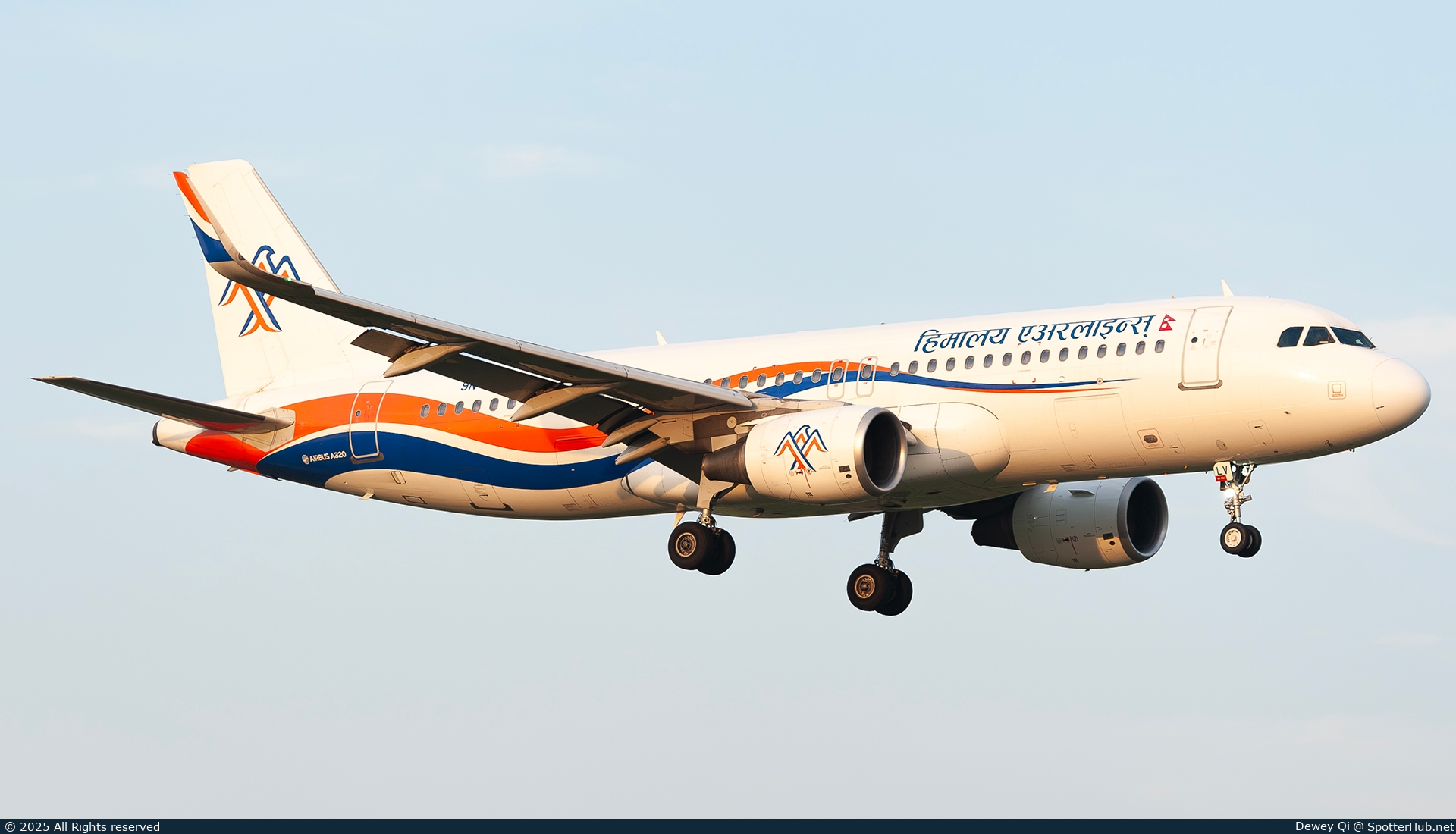 Photo of 9N-ALV - Airbus A320-214 operated by Himalaya Airlines