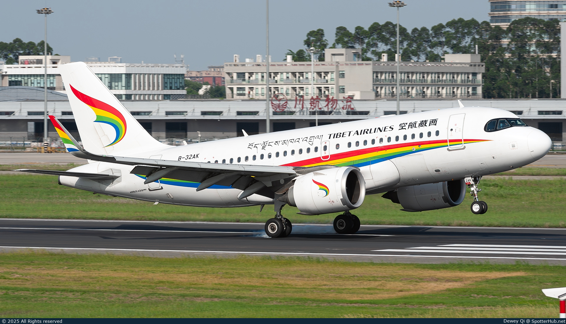 Photo of B-32AK - Airbus A319-153N operated by Tibet Airlines