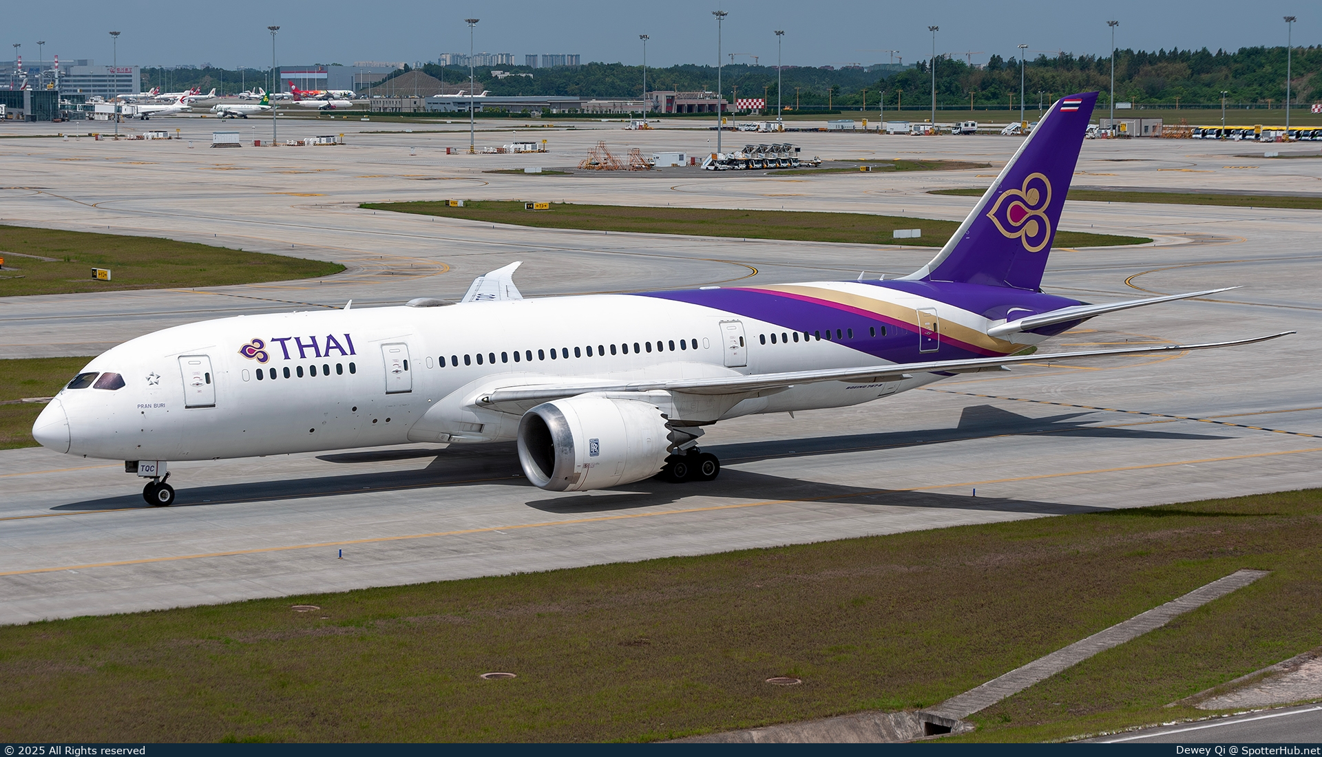 Photo of HS-TQC - Boeing 787-8 Dreamliner operated by Thai Airways International