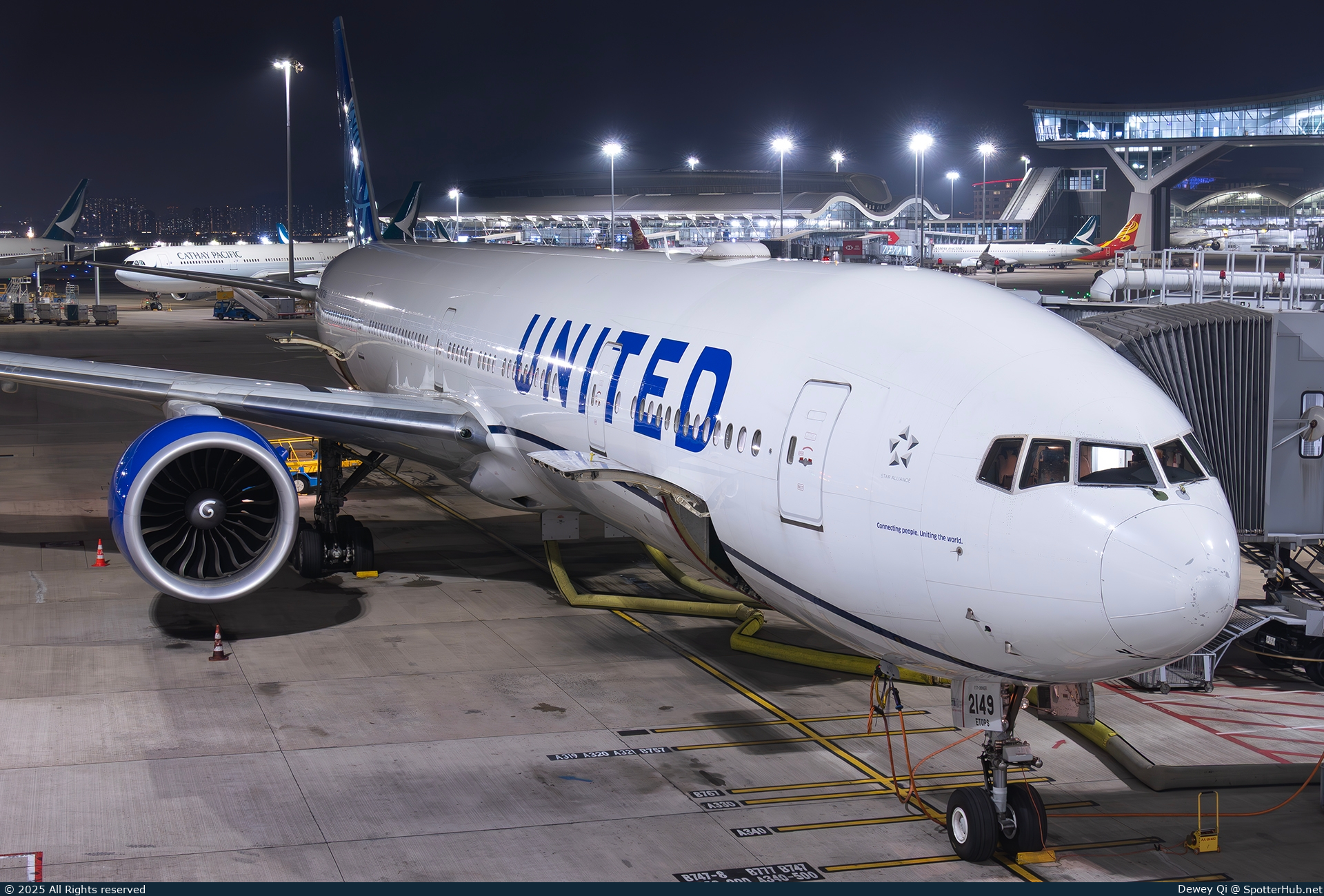 Photo of N2749U - Boeing 777-322(ER) operated by United Airlines
