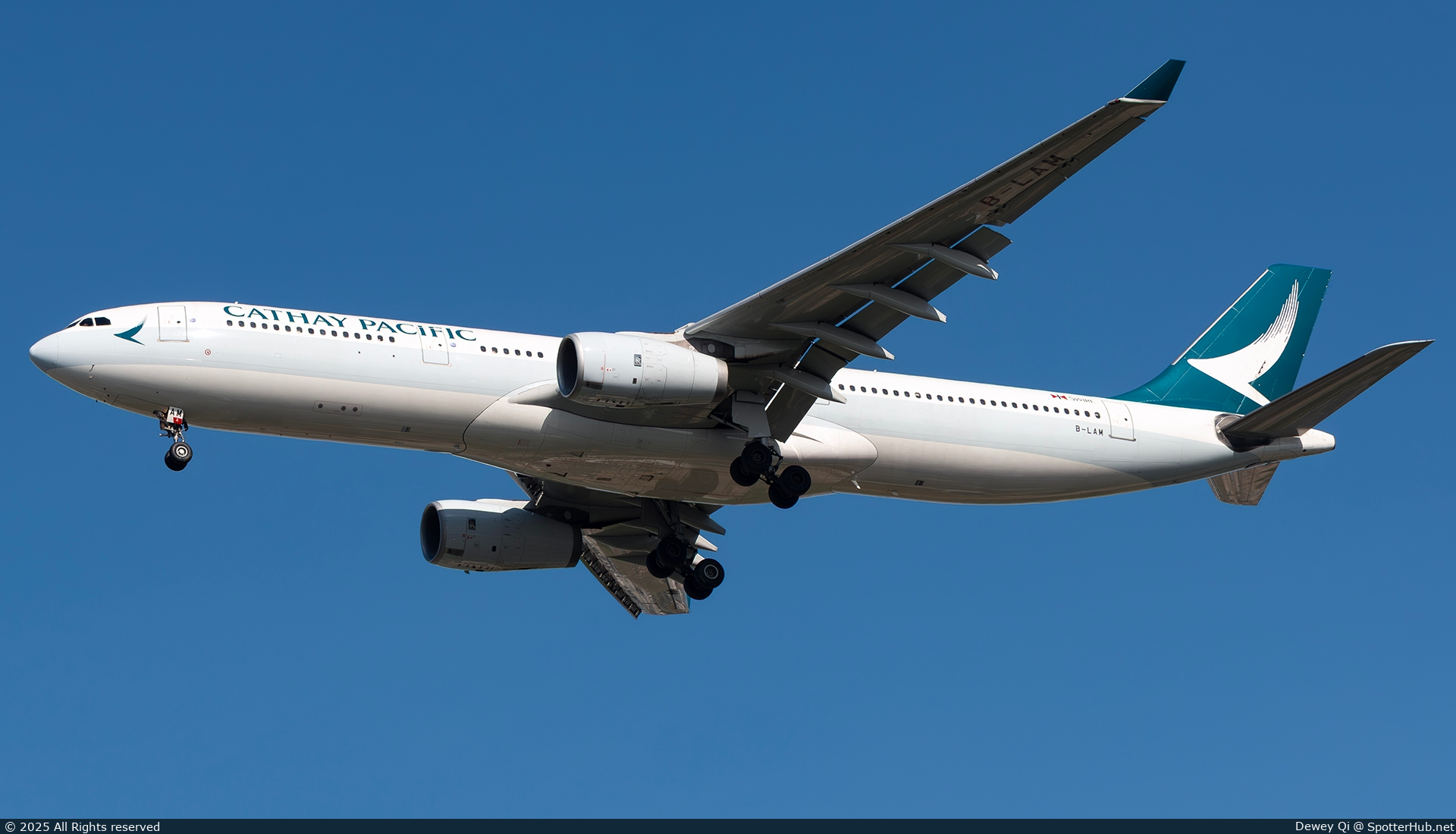 Photo of B-LAM - Airbus A330-343 operated by Cathay Pacific Airways