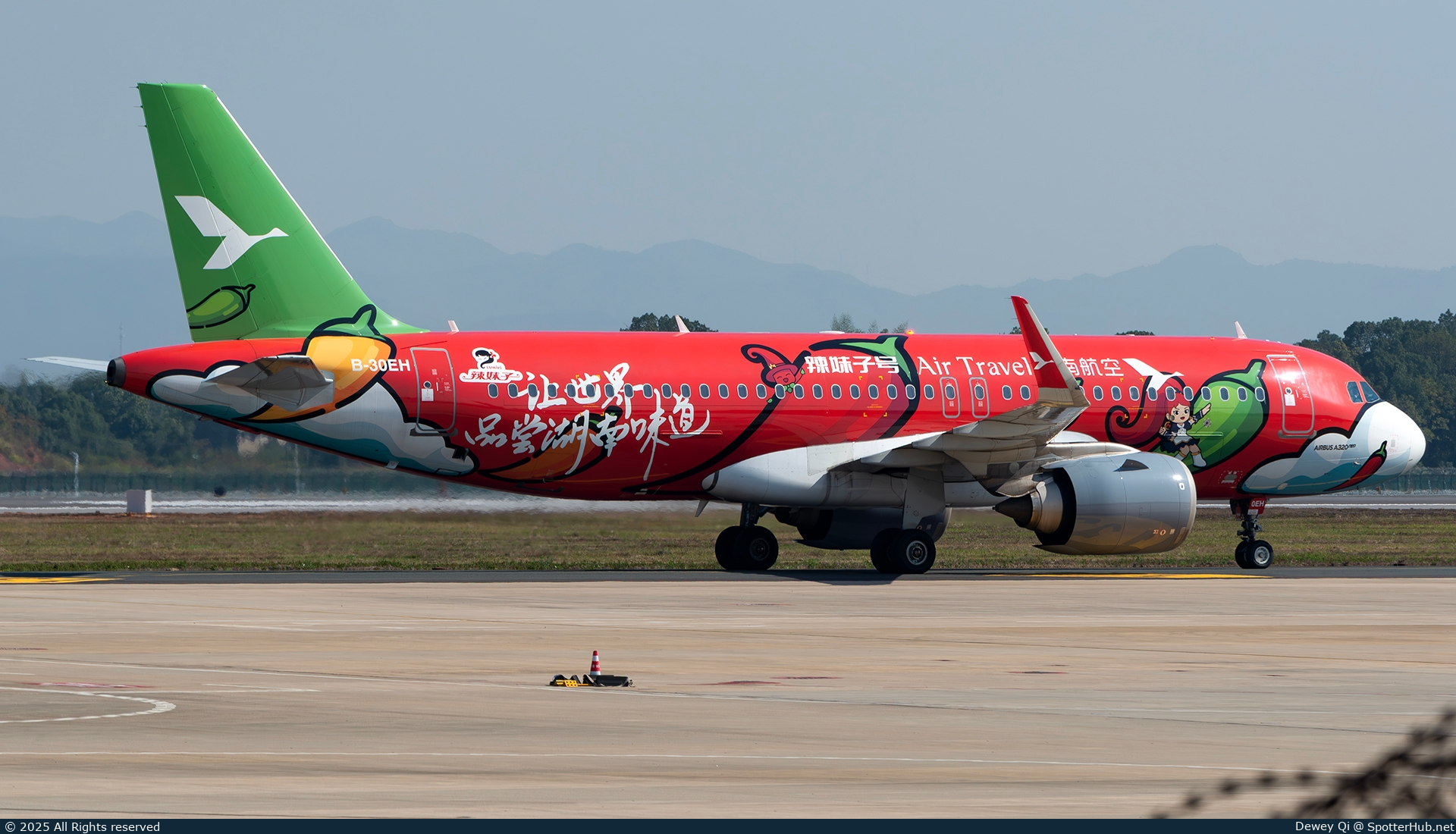 Photo of B-30EH - Airbus A320-251N operated by Air Travel