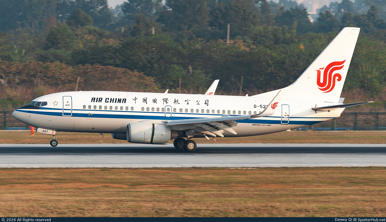 Photo of B-5227 - Boeing 737-79L operated by Air China
