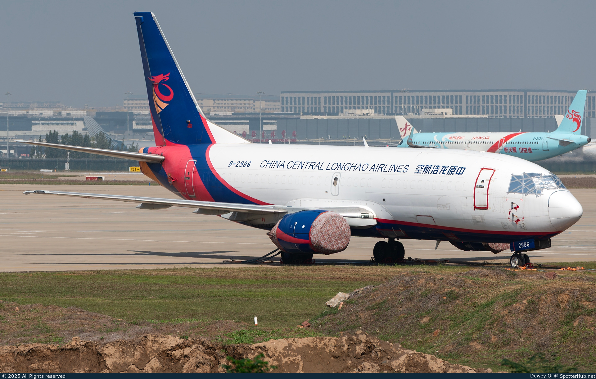 Photo of B-2986 - Boeing 737-3W0(SF) operated by China Central Longhao Airlines