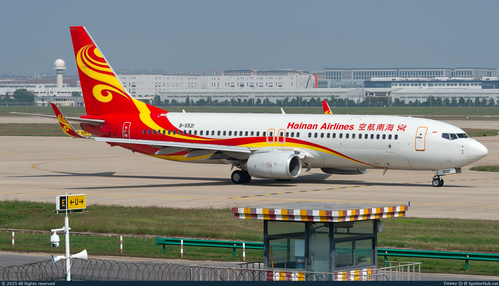 Photo of B-5521 - Boeing 737-84P operated by Hainan Airlines