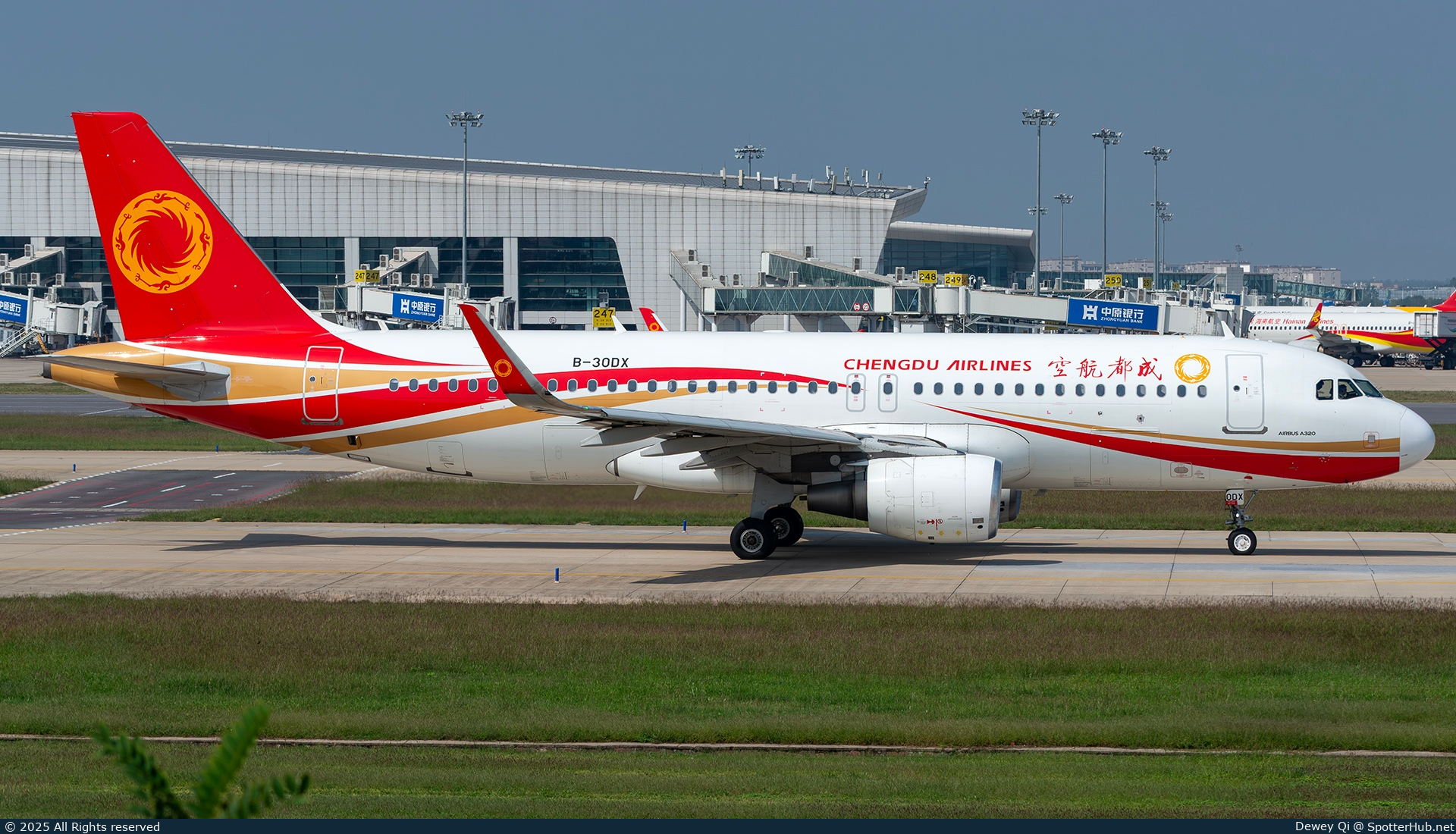 Photo of B-30DX - Airbus A320-214 operated by Chengdu Airlines