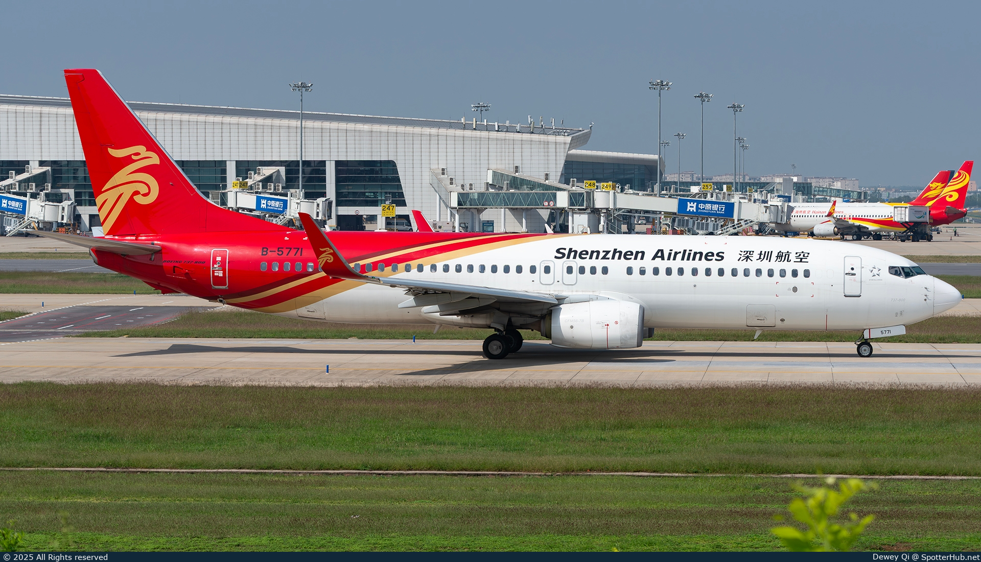 Photo of B-5771 - Boeing 737-87L operated by Shenzhen Airlines