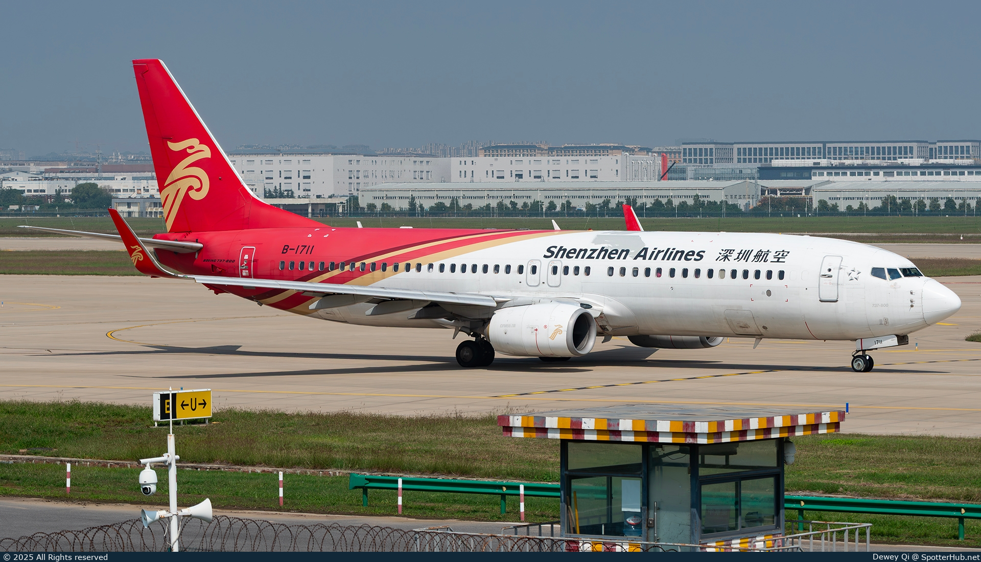 Photo of B-1711 - Boeing 737-87L operated by Shenzhen Airlines