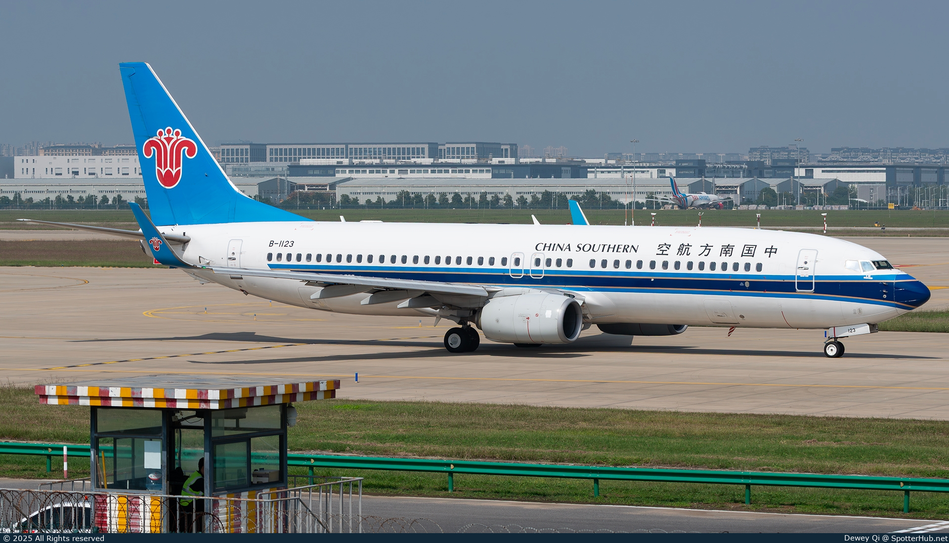 Photo of B-1123 - Boeing 737-81B operated by China Southern Airlines