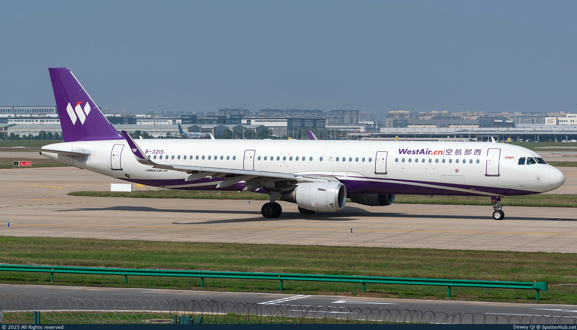 Photo of B-321S - Airbus A321-211 operated by West Air